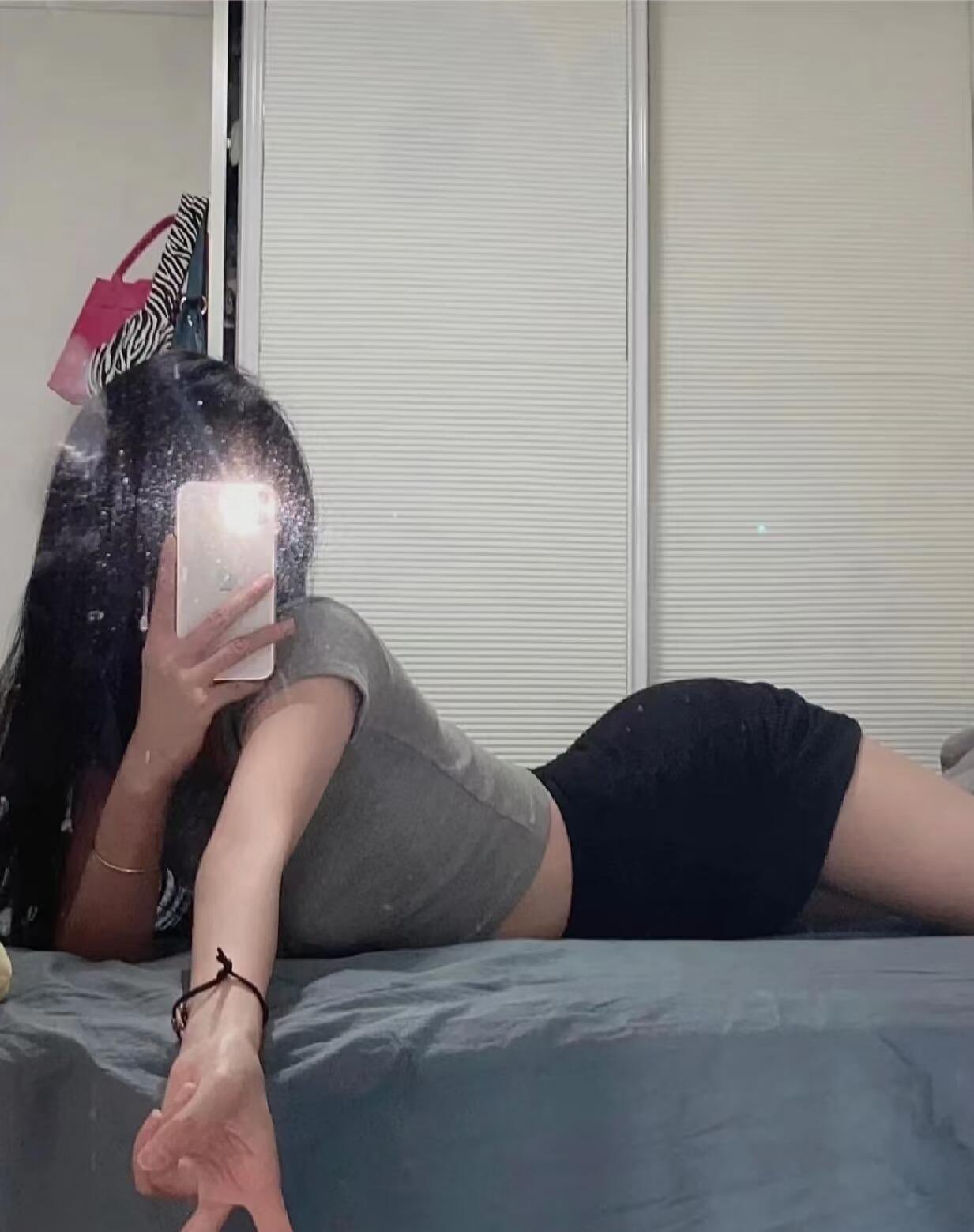 萬千嬌媚美少婦[2025]