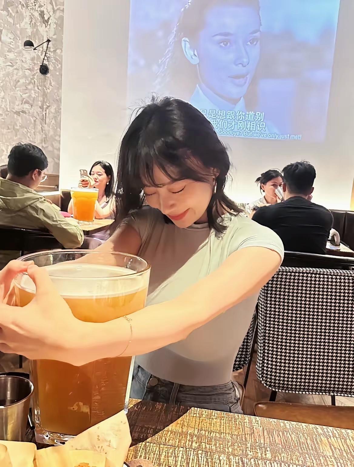 分享推上迷人的少婦[100P]