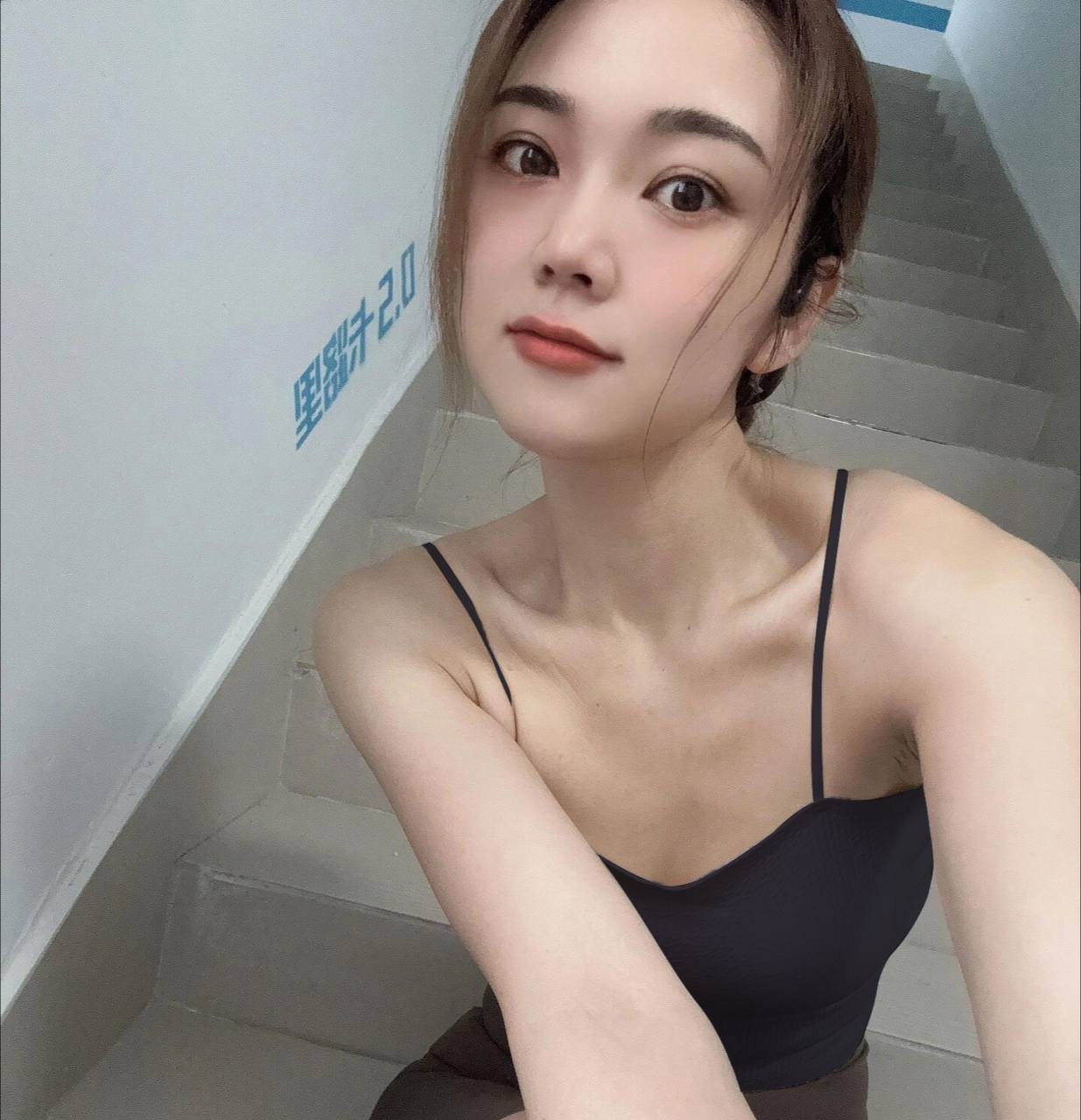 分享推上迷人的少婦[100P]