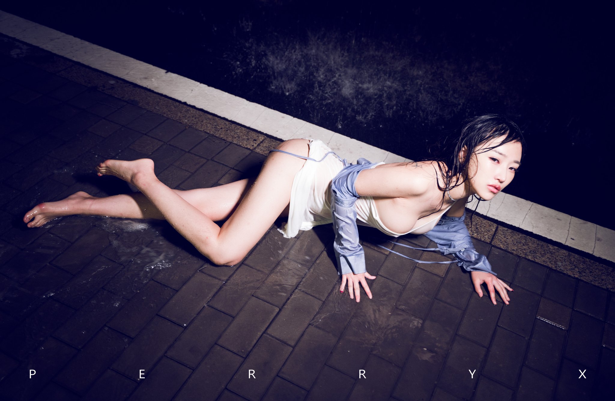 分享推上迷人的少婦[100P]