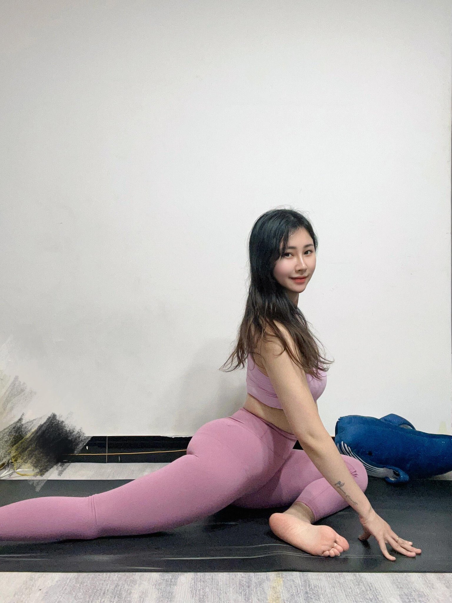 分享推上迷人的少婦[100P]