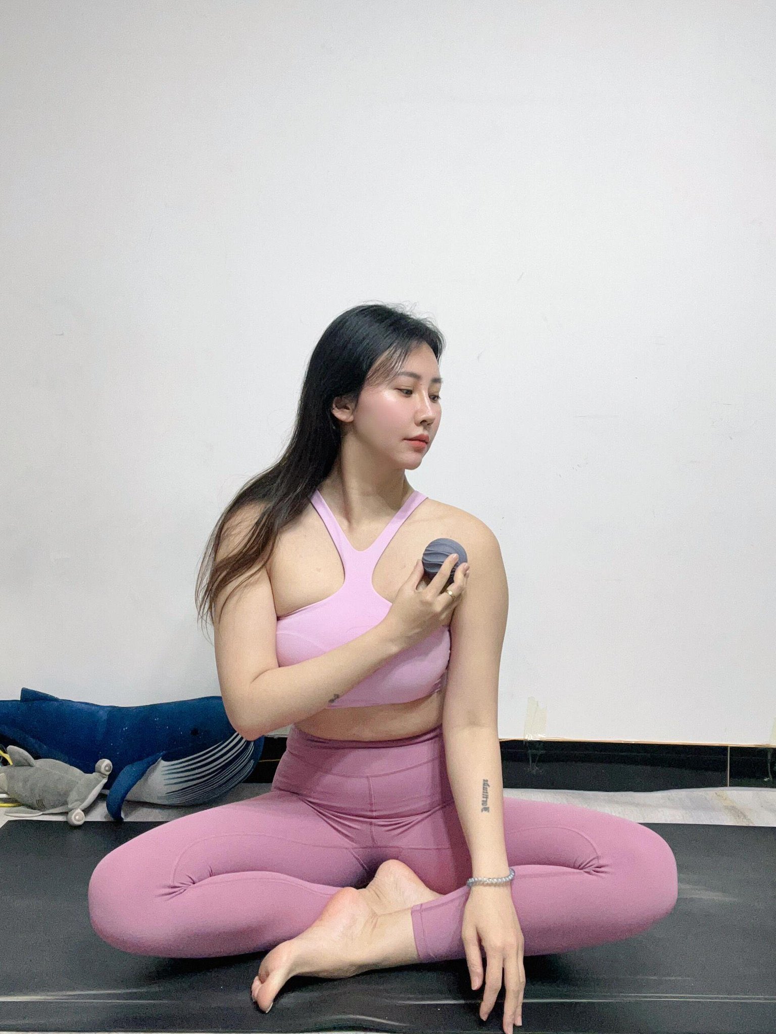 分享推上迷人的少婦[100P]