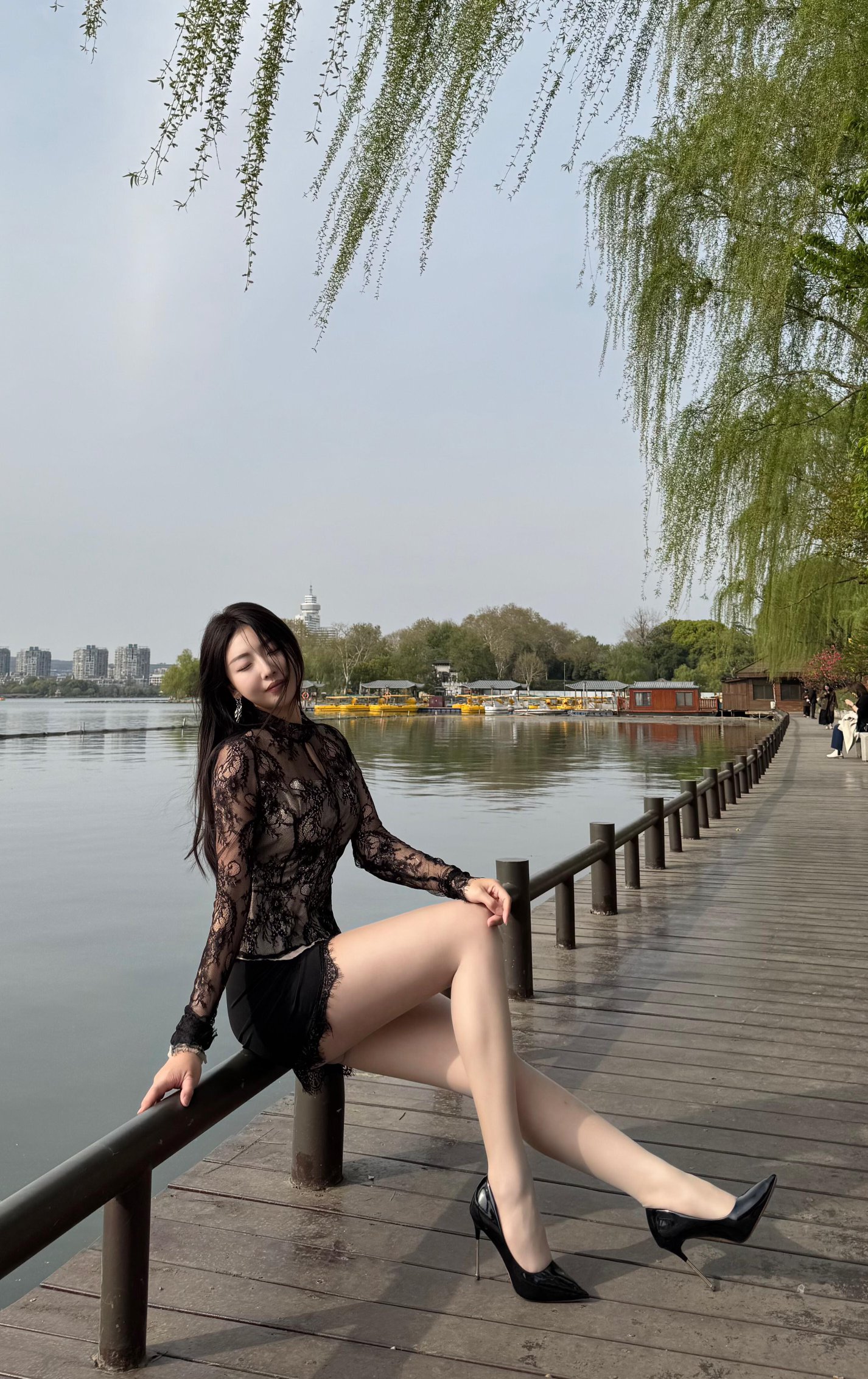 分享推上迷人的少婦[100P]