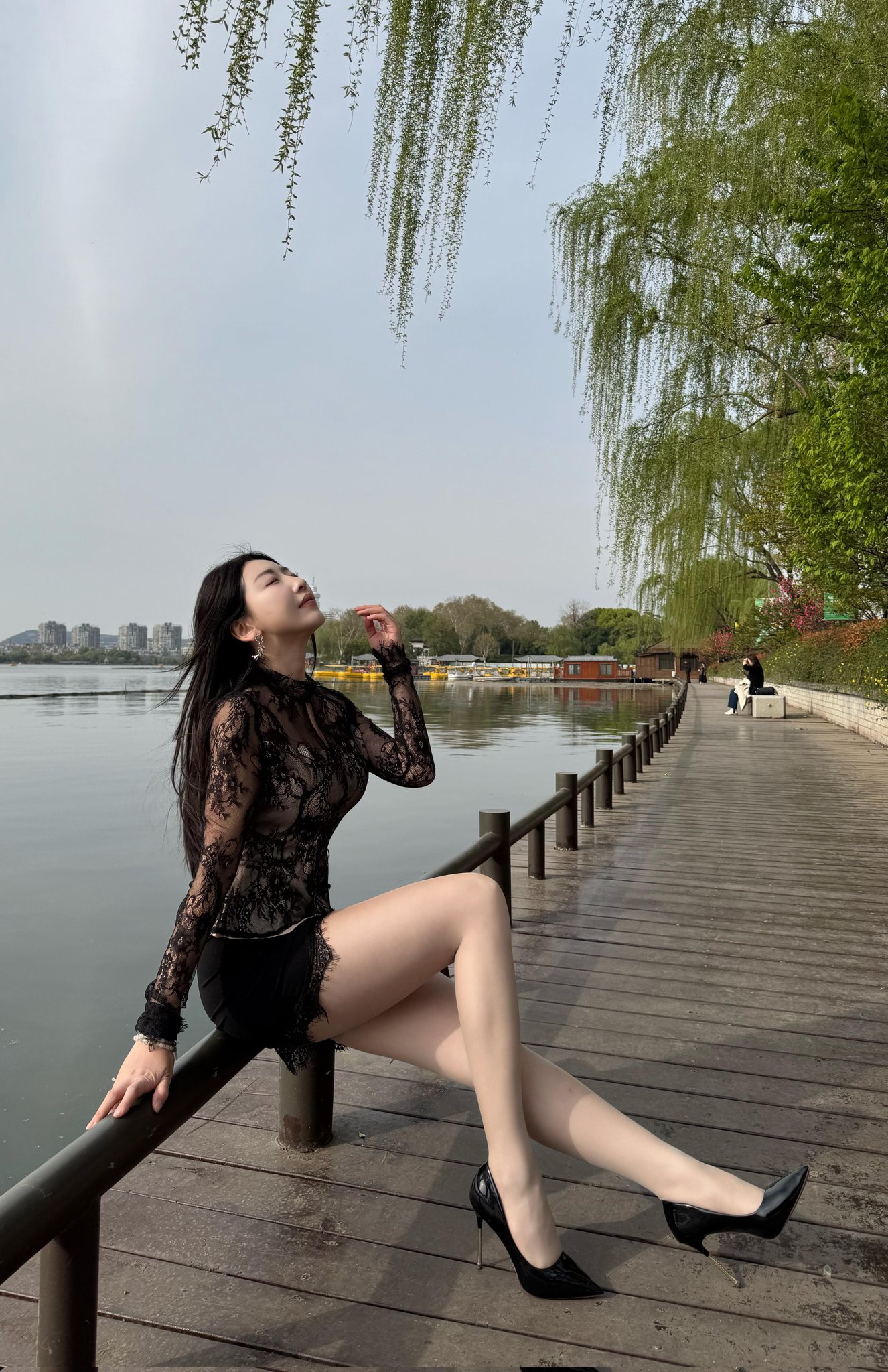 分享推上迷人的少婦[100P]