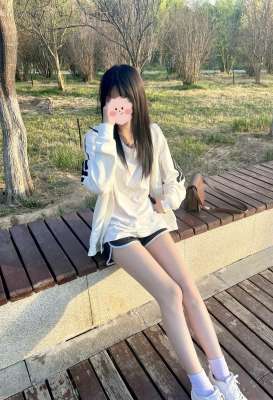 萬千嬌媚美少婦[2025]