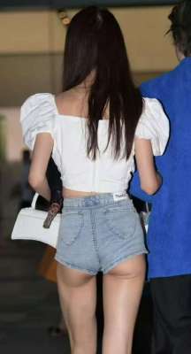 街拍熱褲別人的女友[29P]