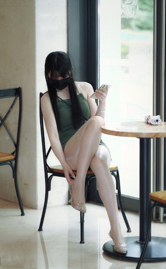 臥槽這腿，我操這腿！