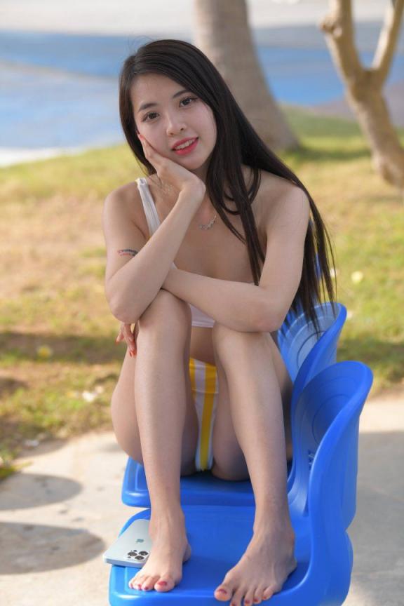 夏天最美的風景當然是比基尼小姐姐啦