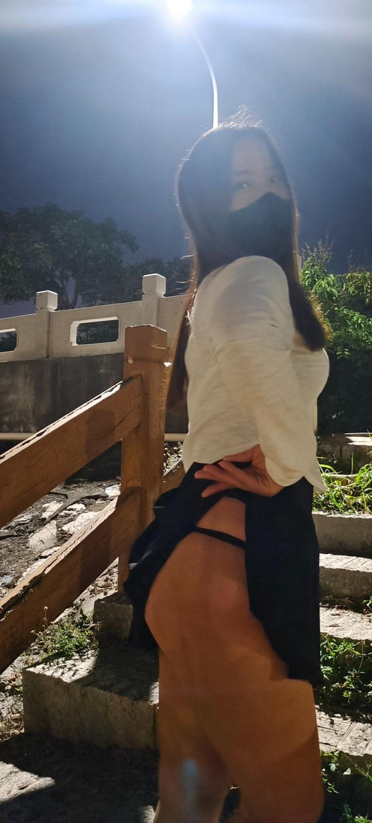 愛露出的人妻