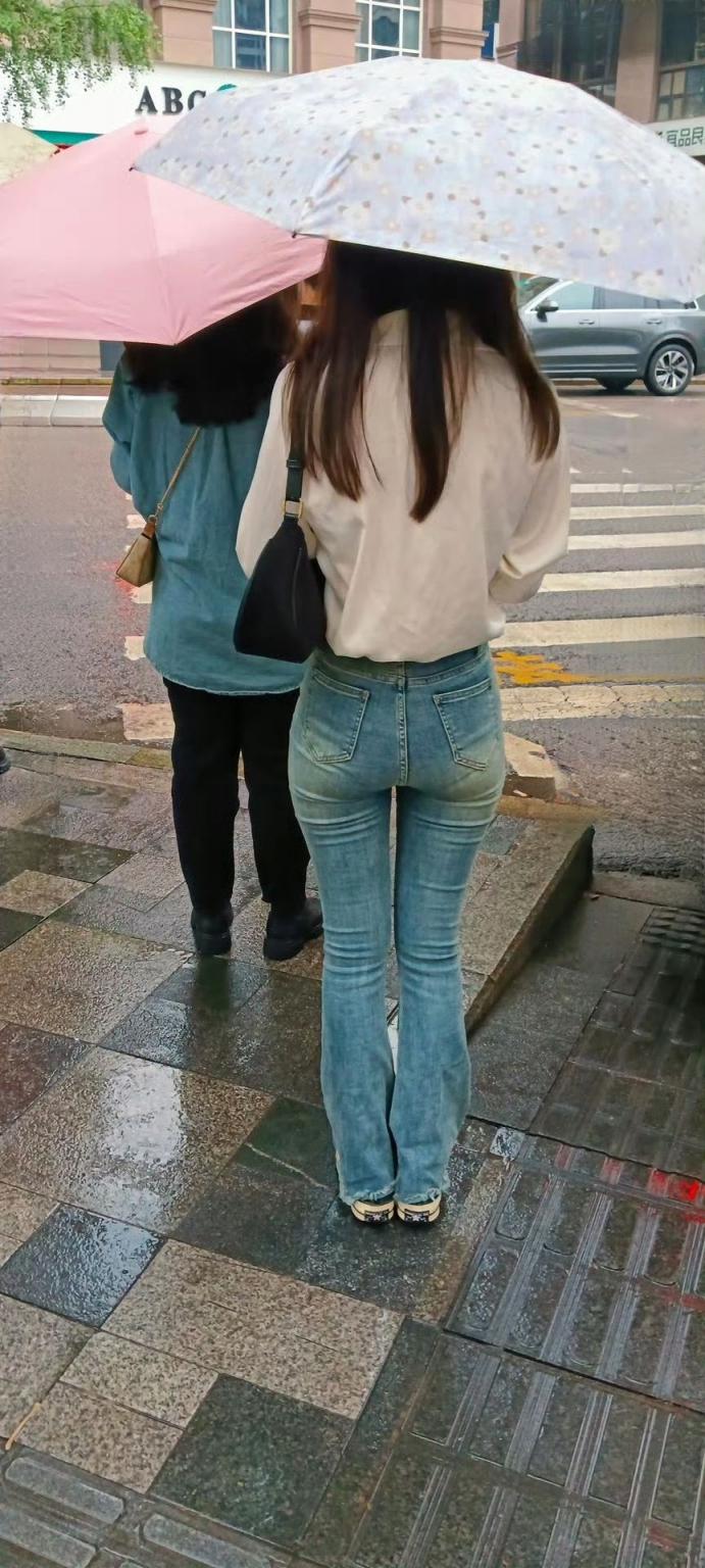 街拍緊身牛仔褲[16P]