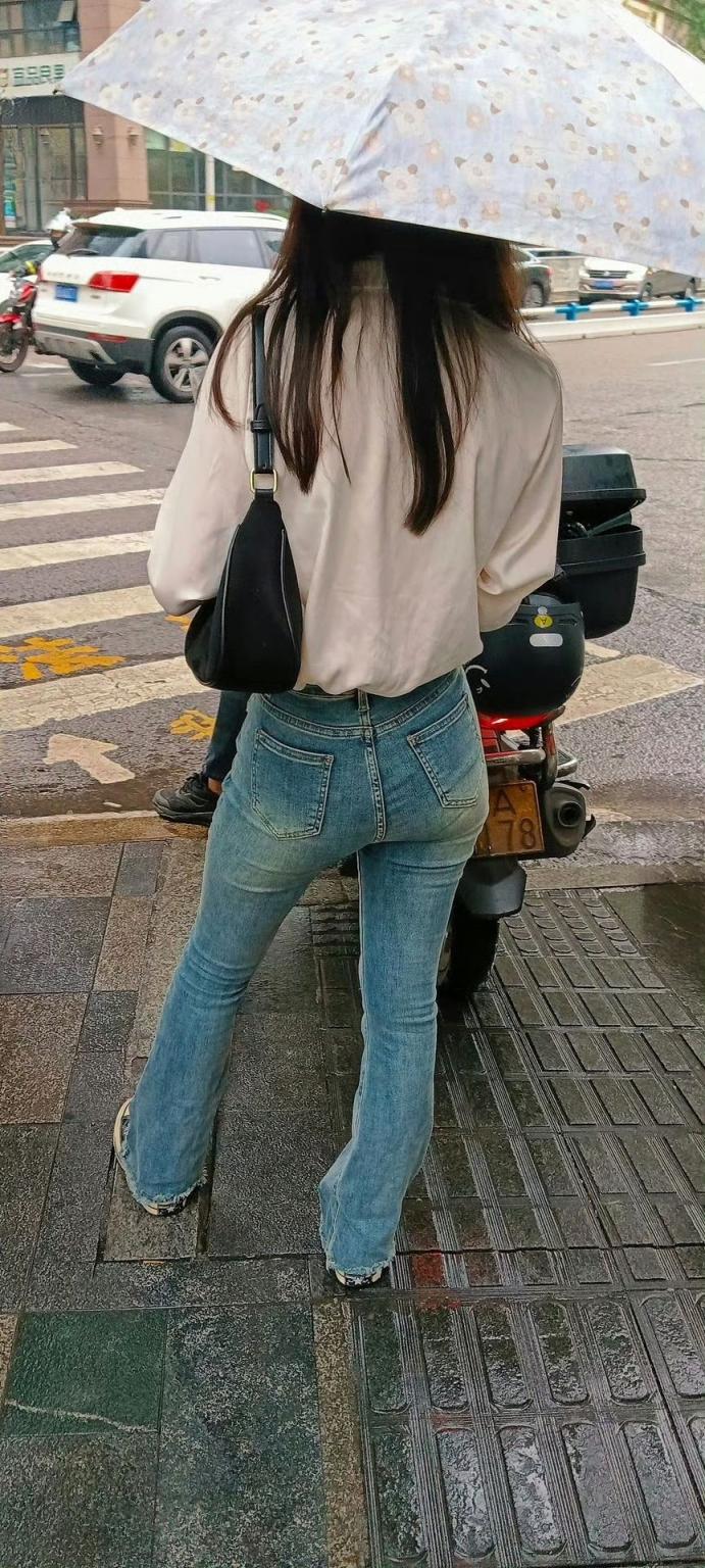 街拍緊身牛仔褲[16P]