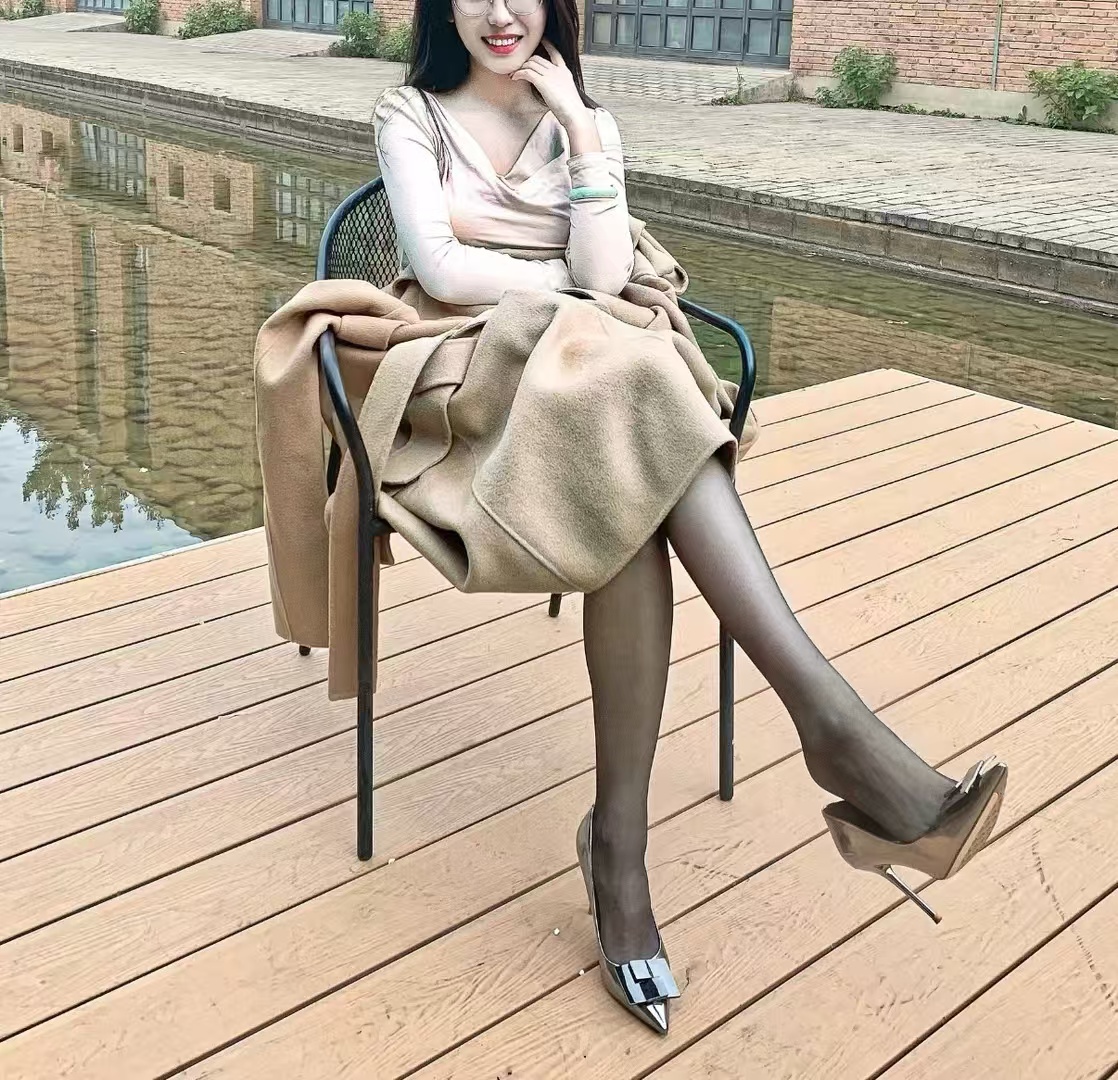 美麗的女人總是會有一雙可人的腳