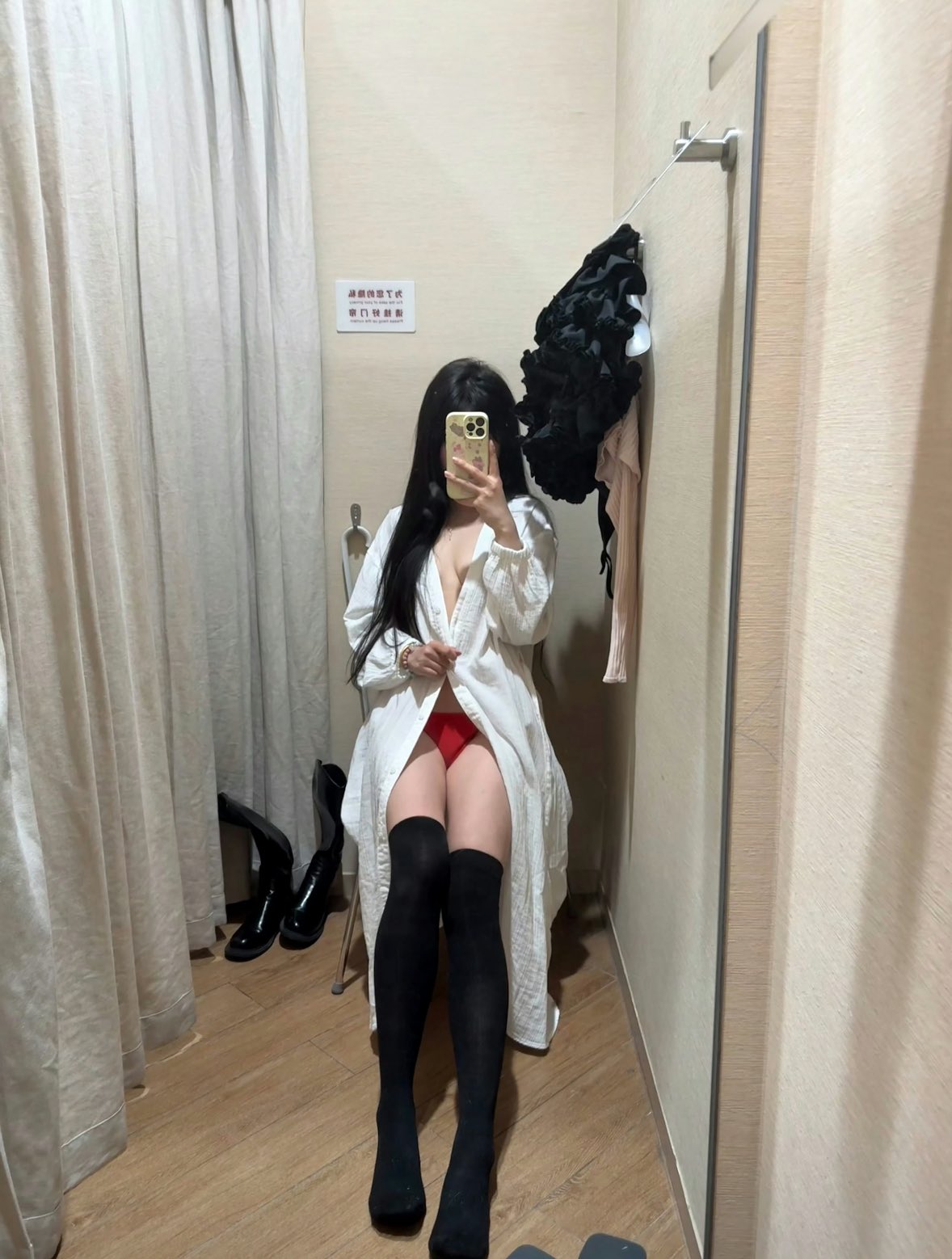 美麗的女人總是會有一雙可人的腳