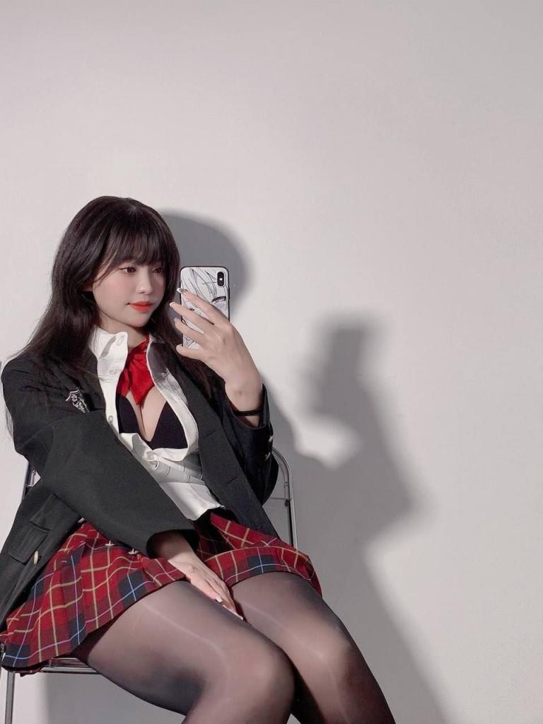 [小母狗] 發(fā)騷的小母狗 [100P]