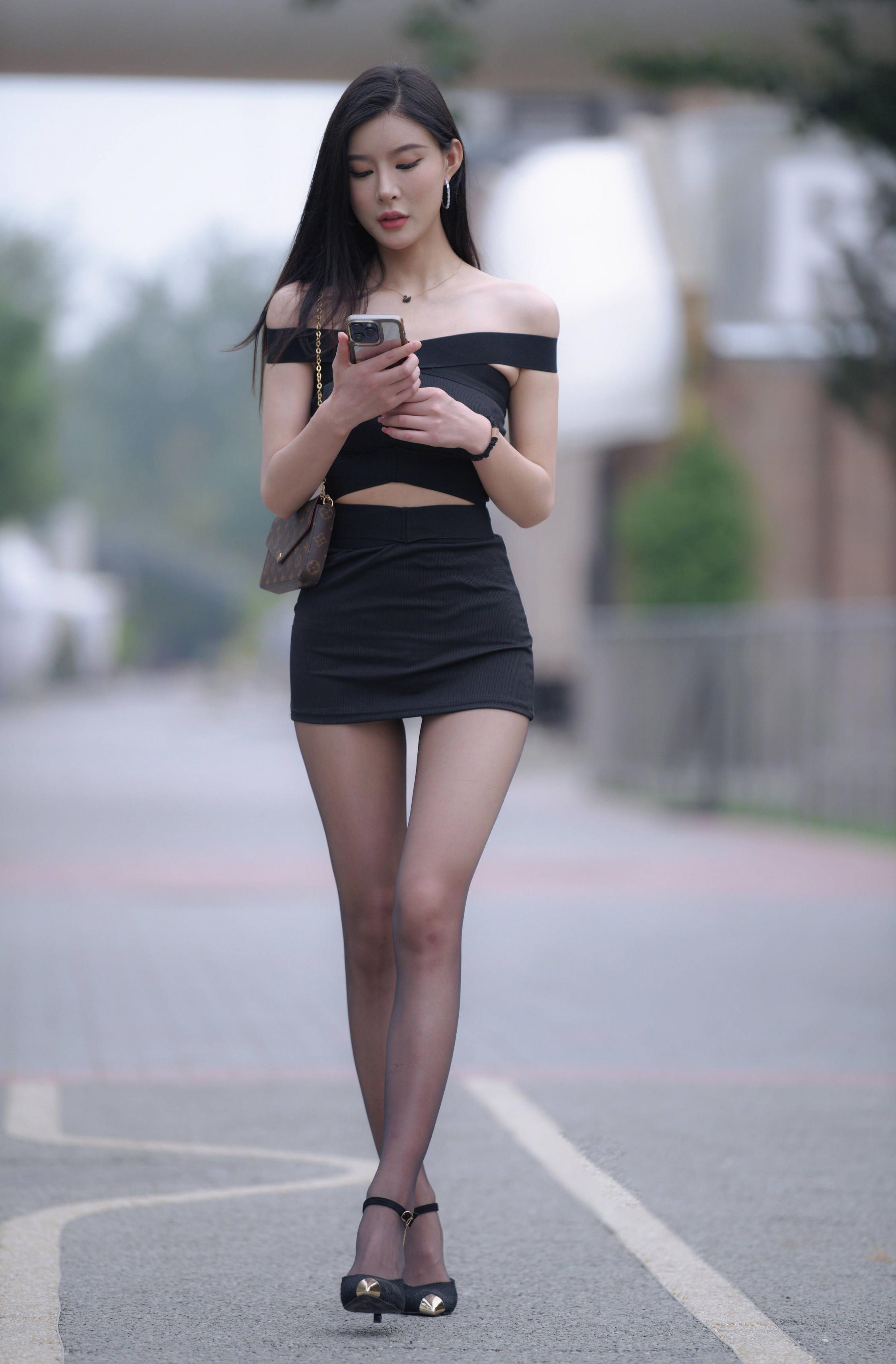 小姐姐快用你的腿夾我