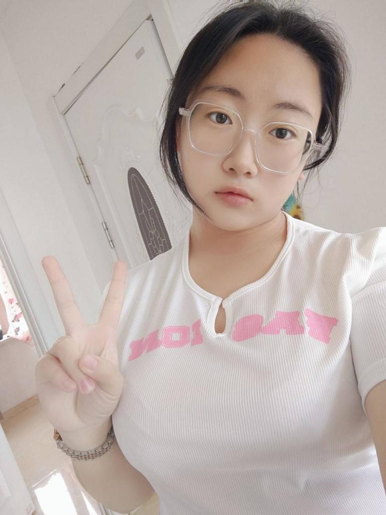 [小母狗] 大學(xué)生 - 年輕的肉體就是美 [100P]