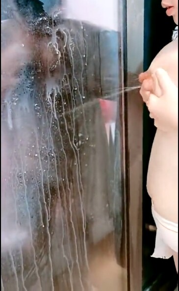 爆乳小姐姐噴奶送福利-勾起你兒時的記憶【68P】