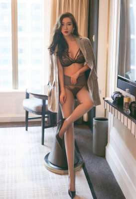 艾靜香優(yōu)雅氣質(zhì)與生俱來? 性感女人味一眼沉淪