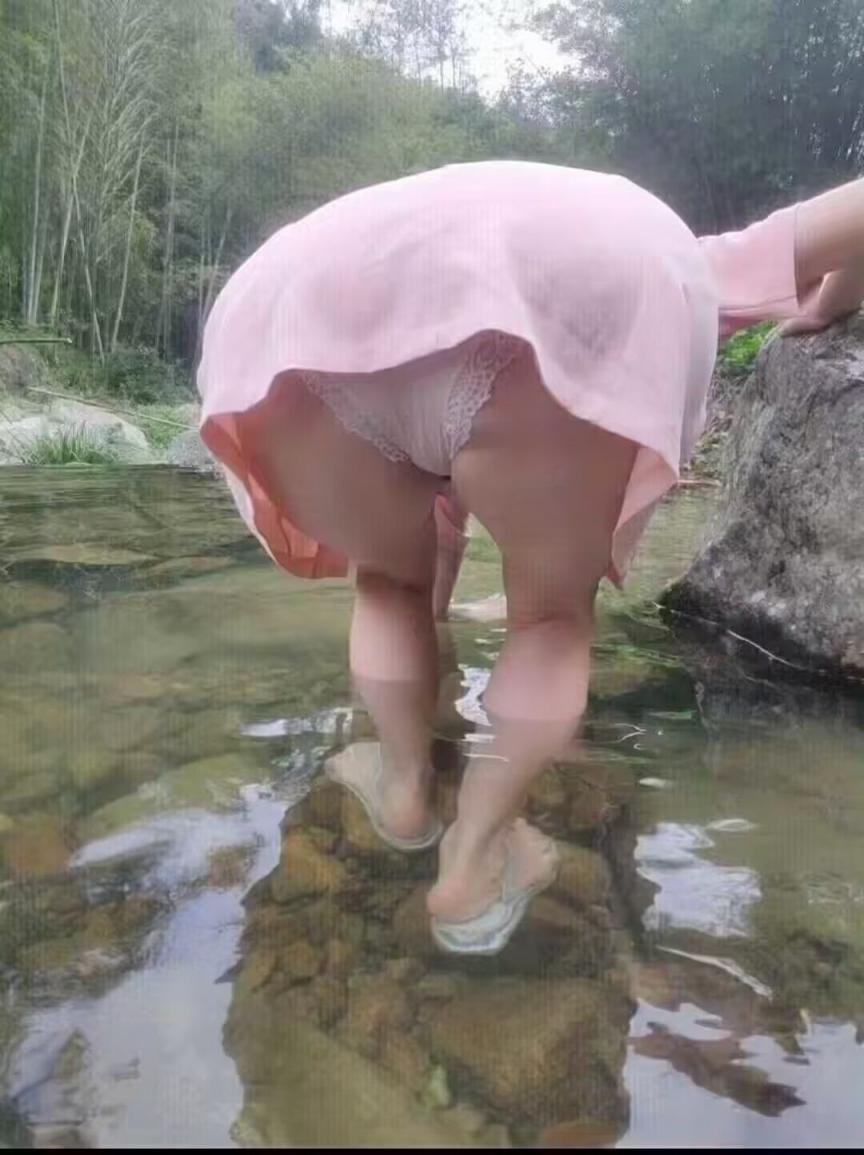 美女走光[90P]