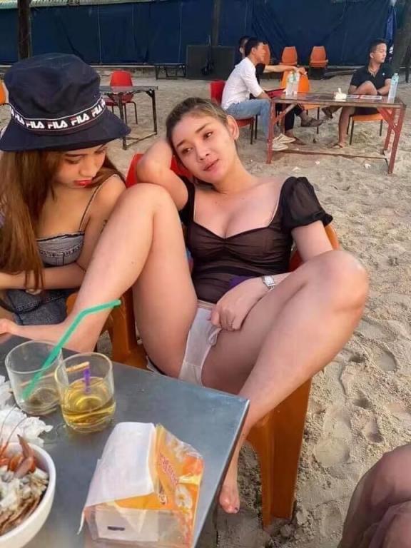美女走光[90P]