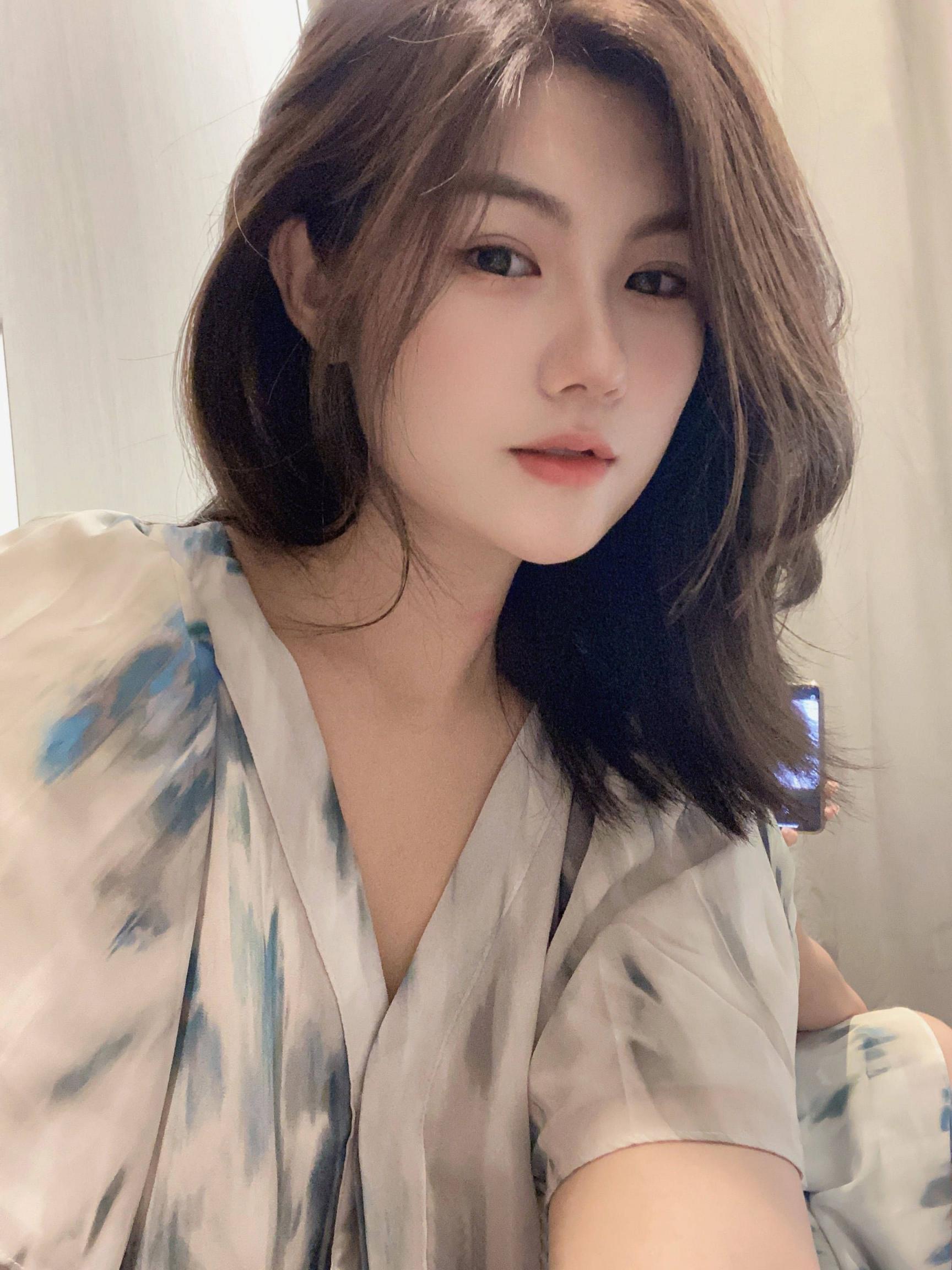 發點漂亮的小姐姐? 越看越美