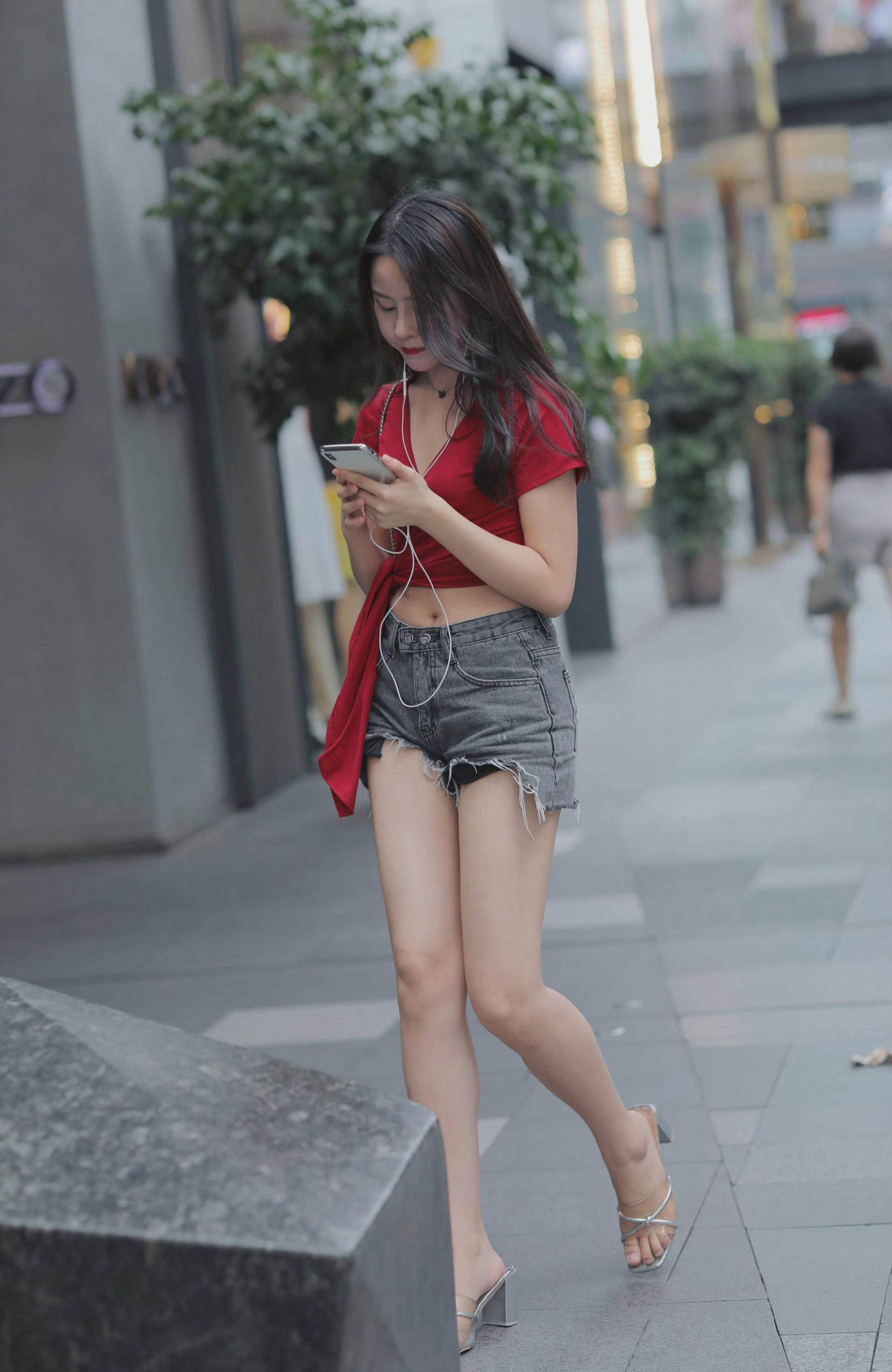 熱褲長腿? 火辣性感