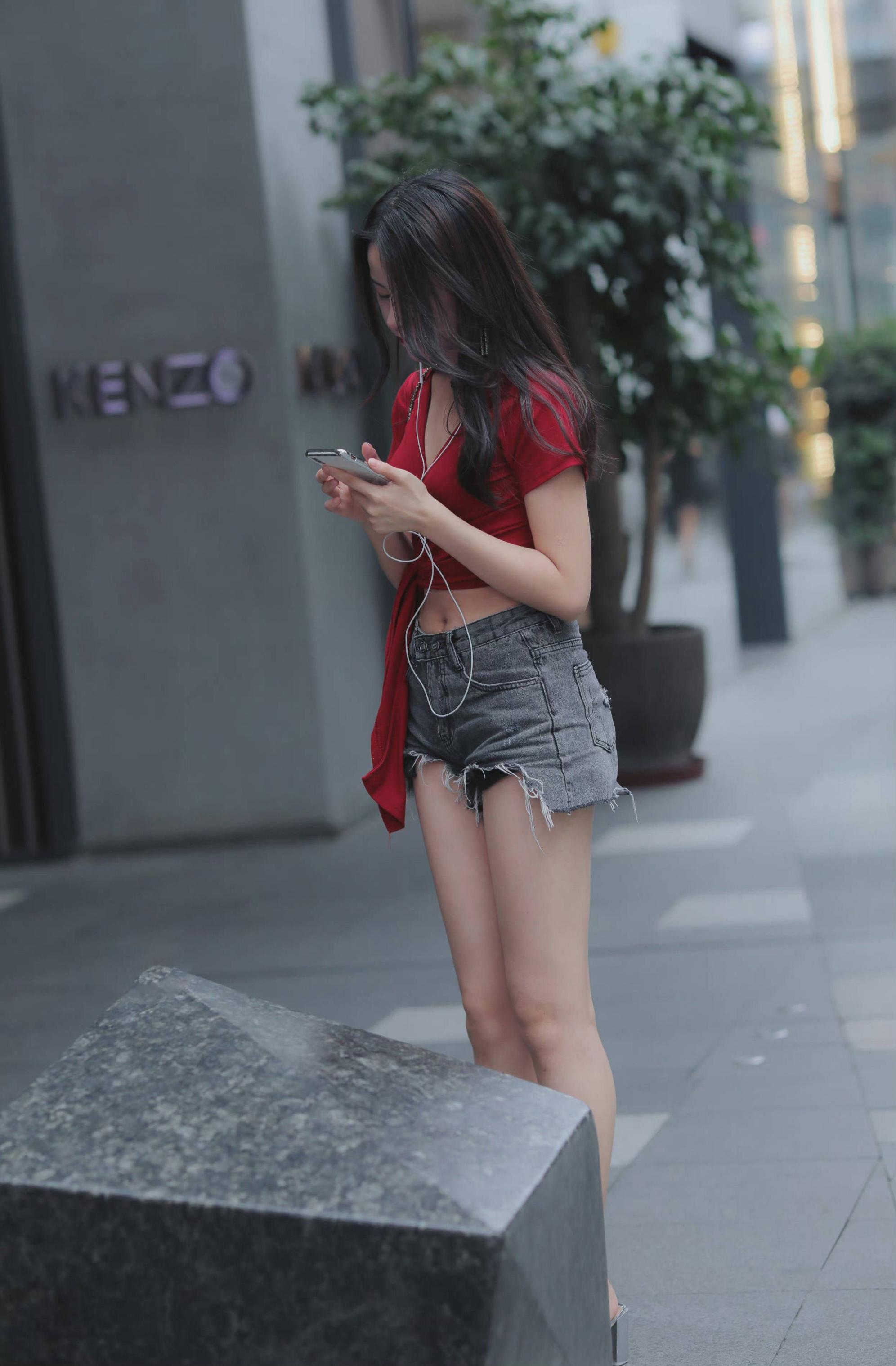 熱褲長腿? 火辣性感