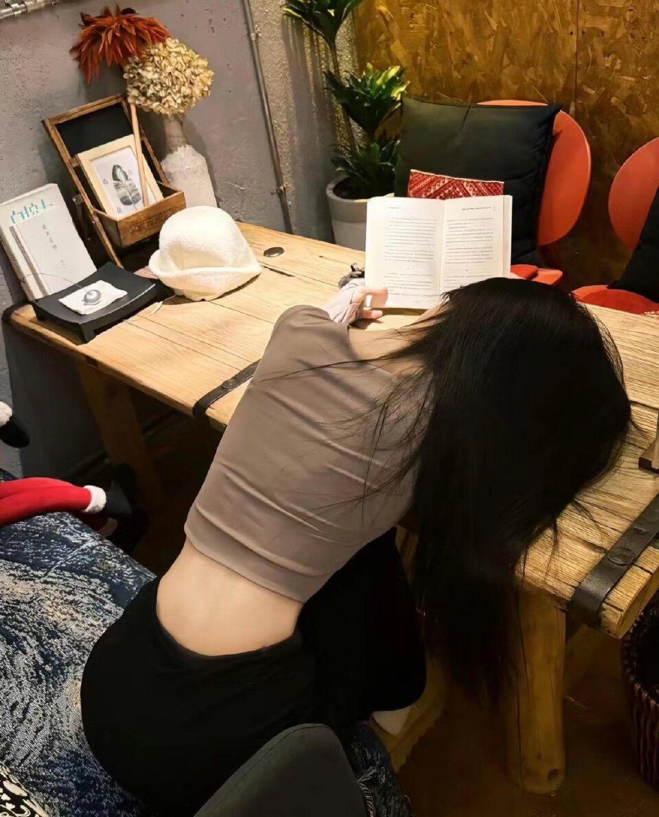 醉美是少婦的翹臀和酥胸