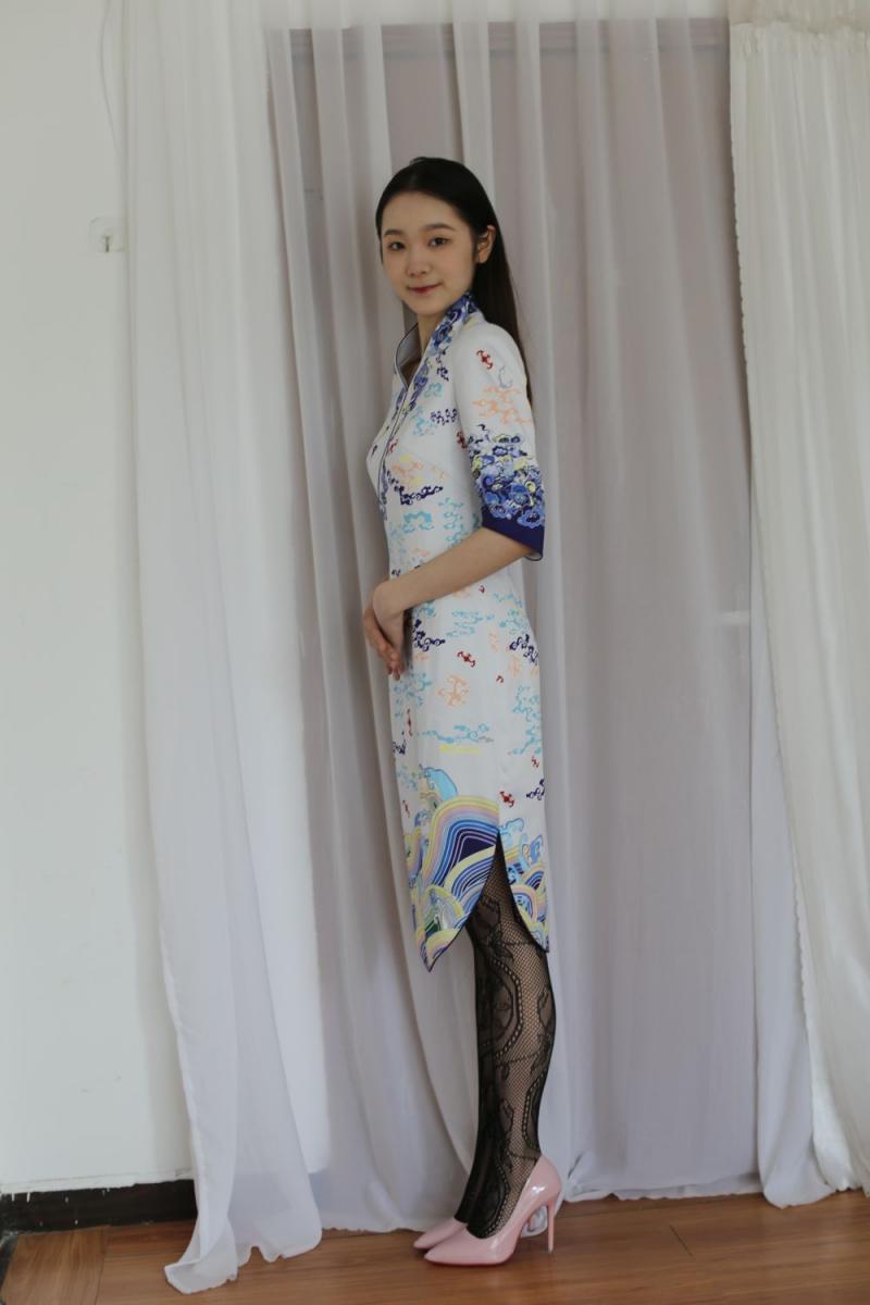 超極品美腿加白嫩奶子