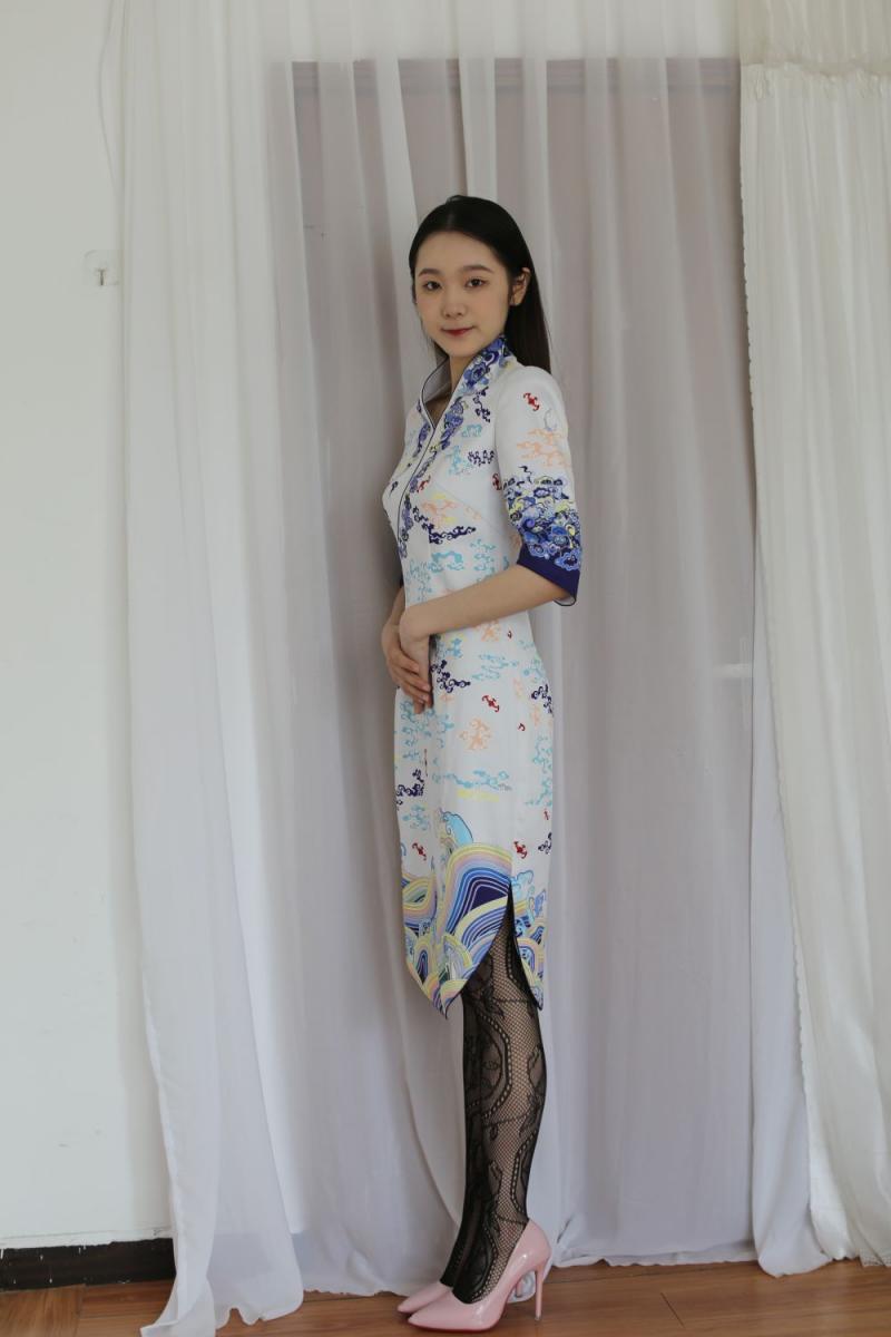 超極品美腿加白嫩奶子