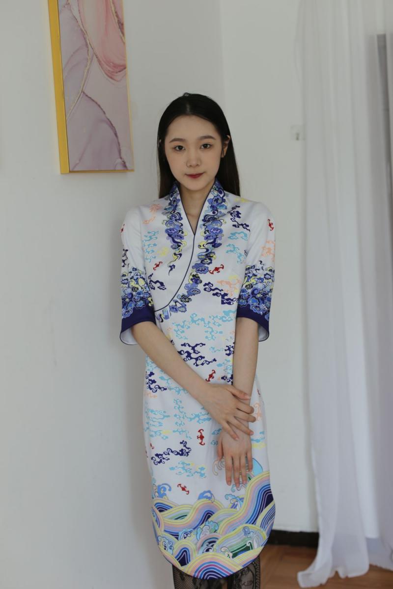 超極品美腿加白嫩奶子