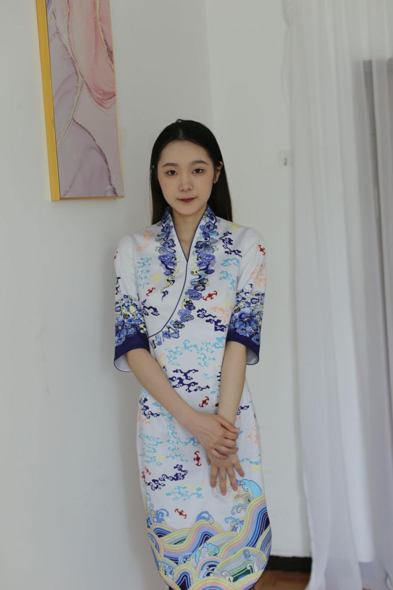 超極品美腿加白嫩奶子