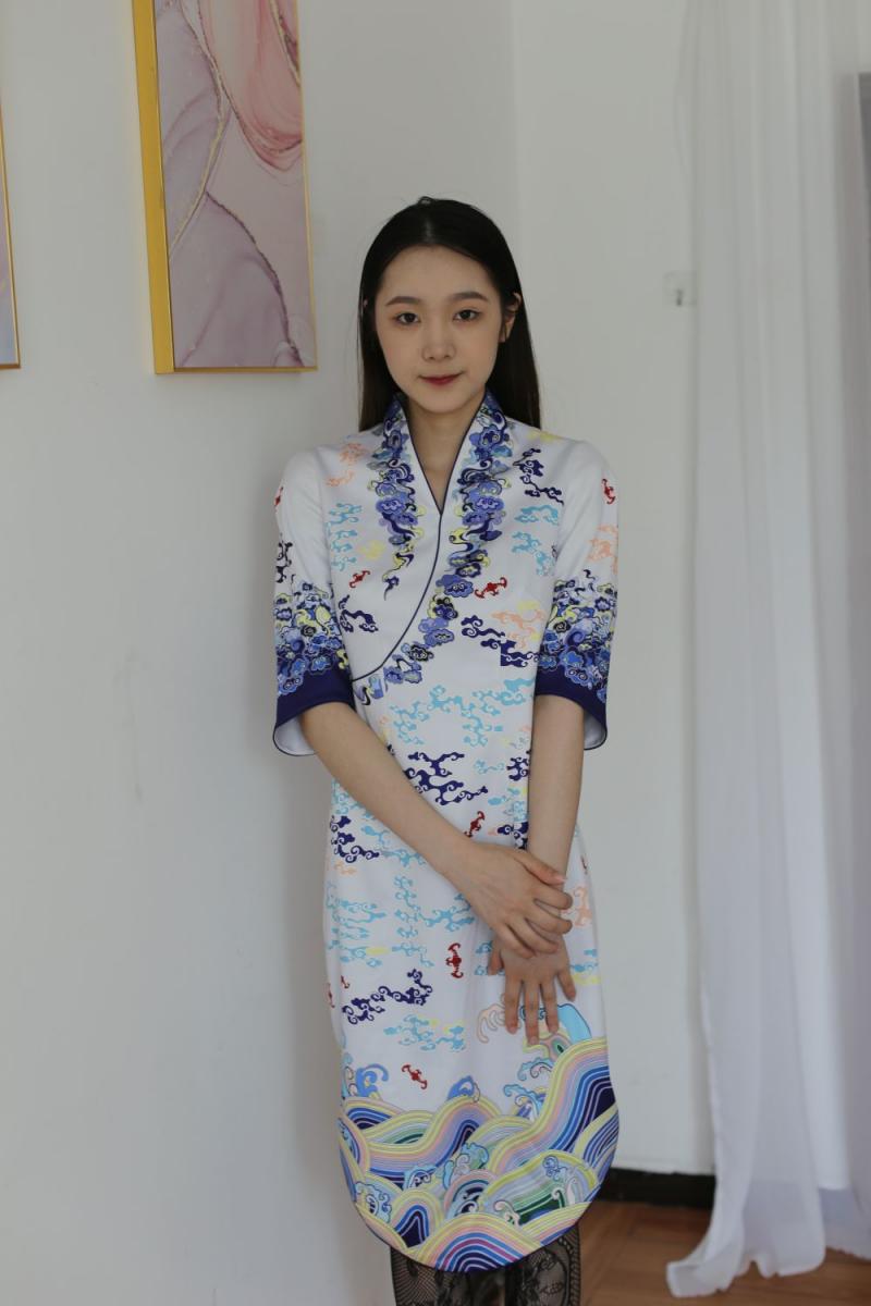 超極品美腿加白嫩奶子