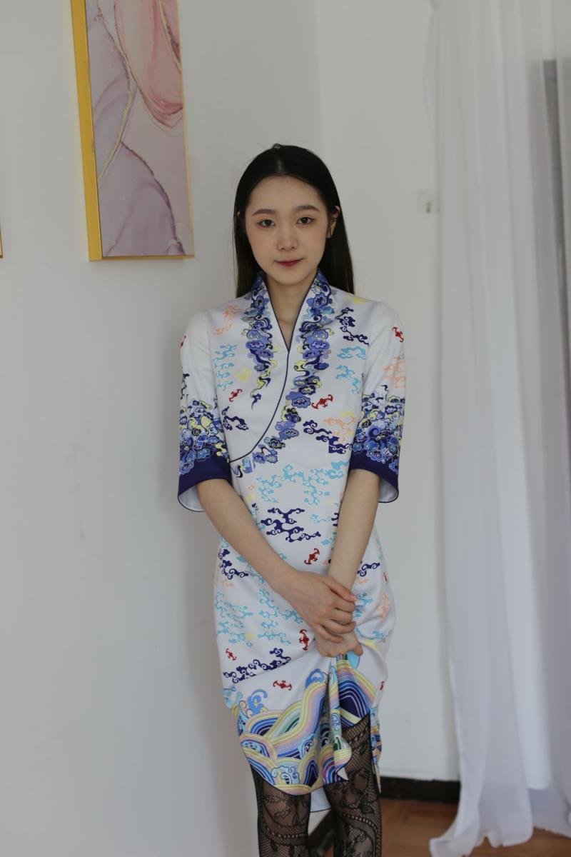 超極品美腿加白嫩奶子
