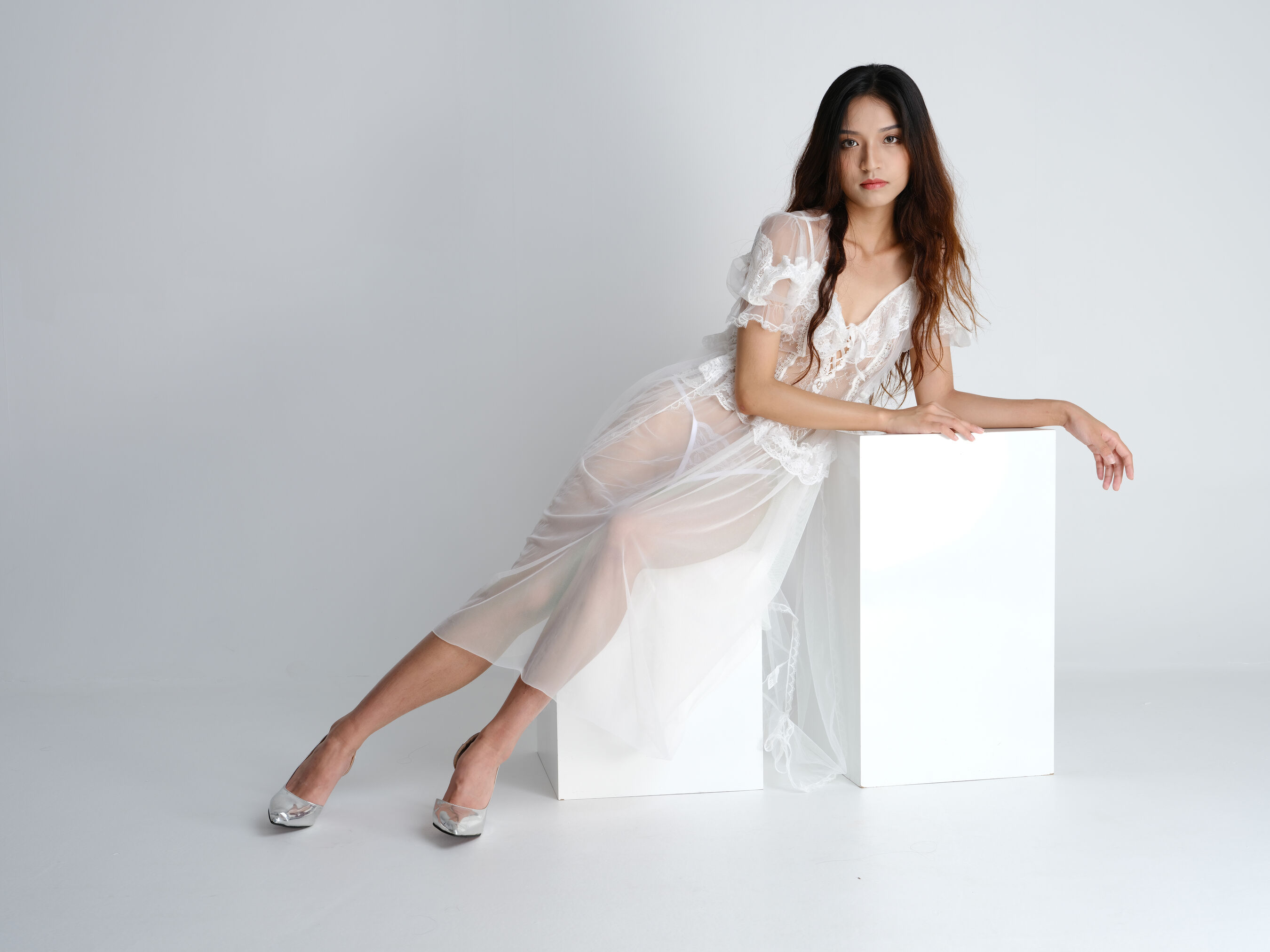 純白紗衣誘惑美女