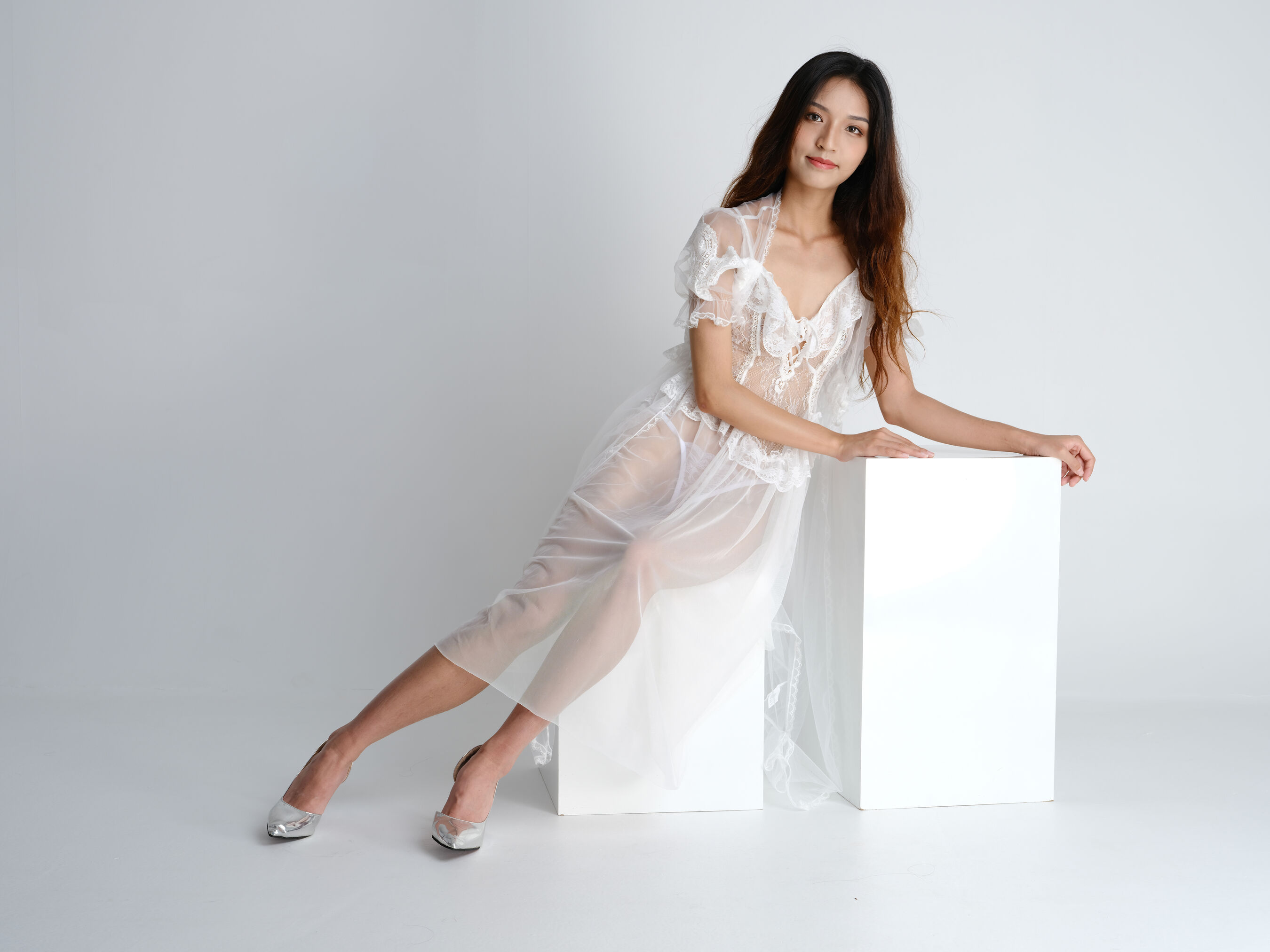 純白紗衣誘惑美女