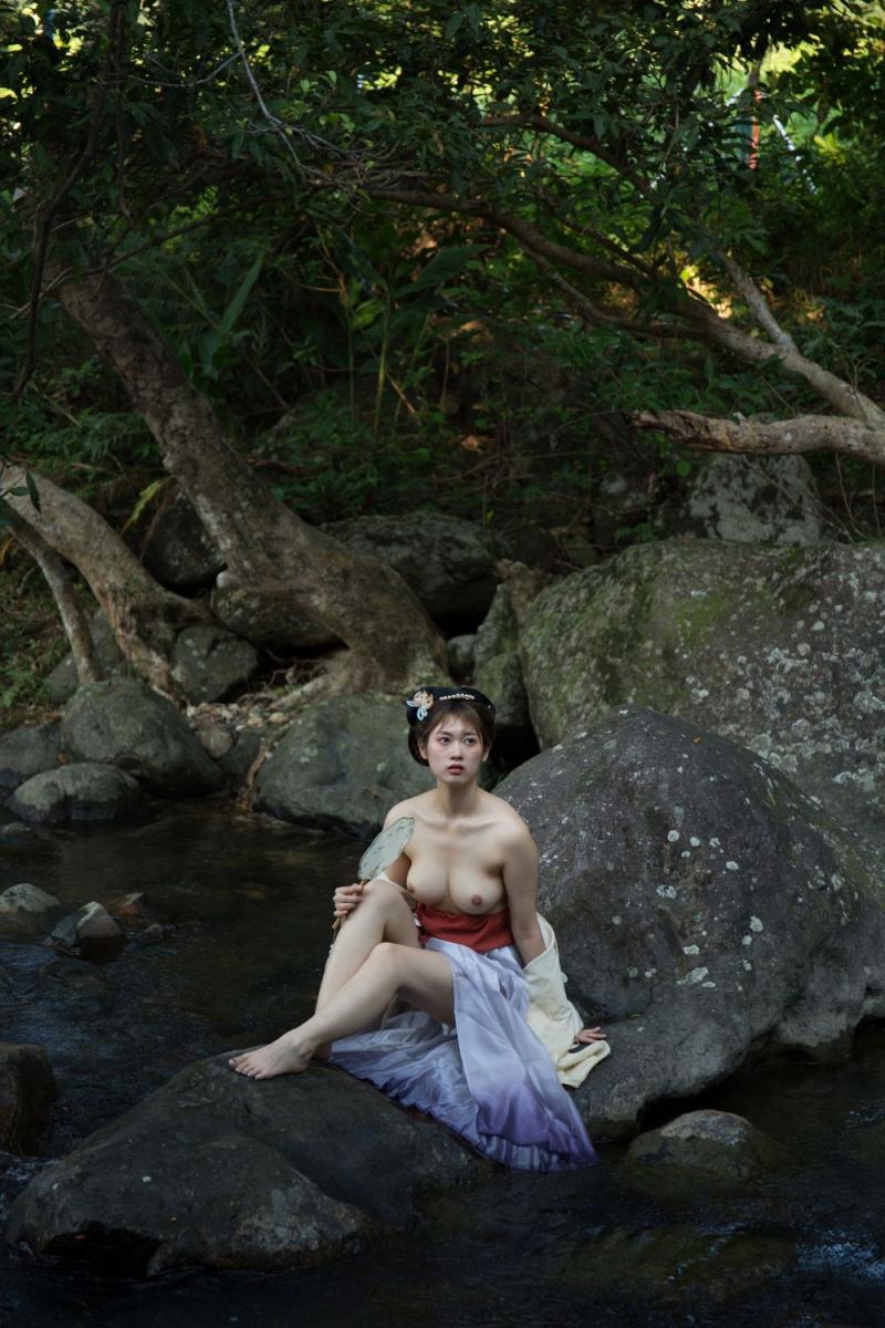 好想來場野戰啊 妹子太白嫩了