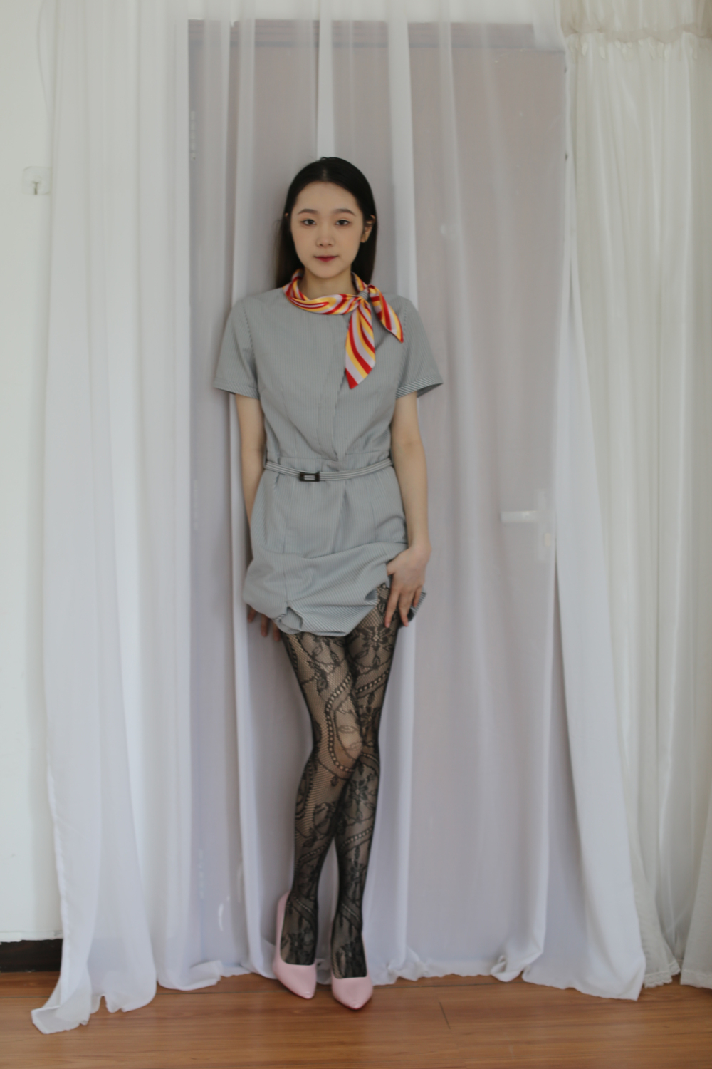 氣質(zhì)女神絕美絲襪美腿