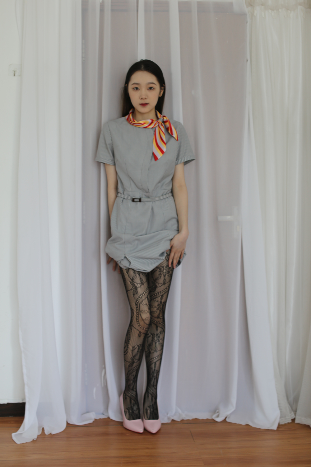 氣質(zhì)女神絕美絲襪美腿