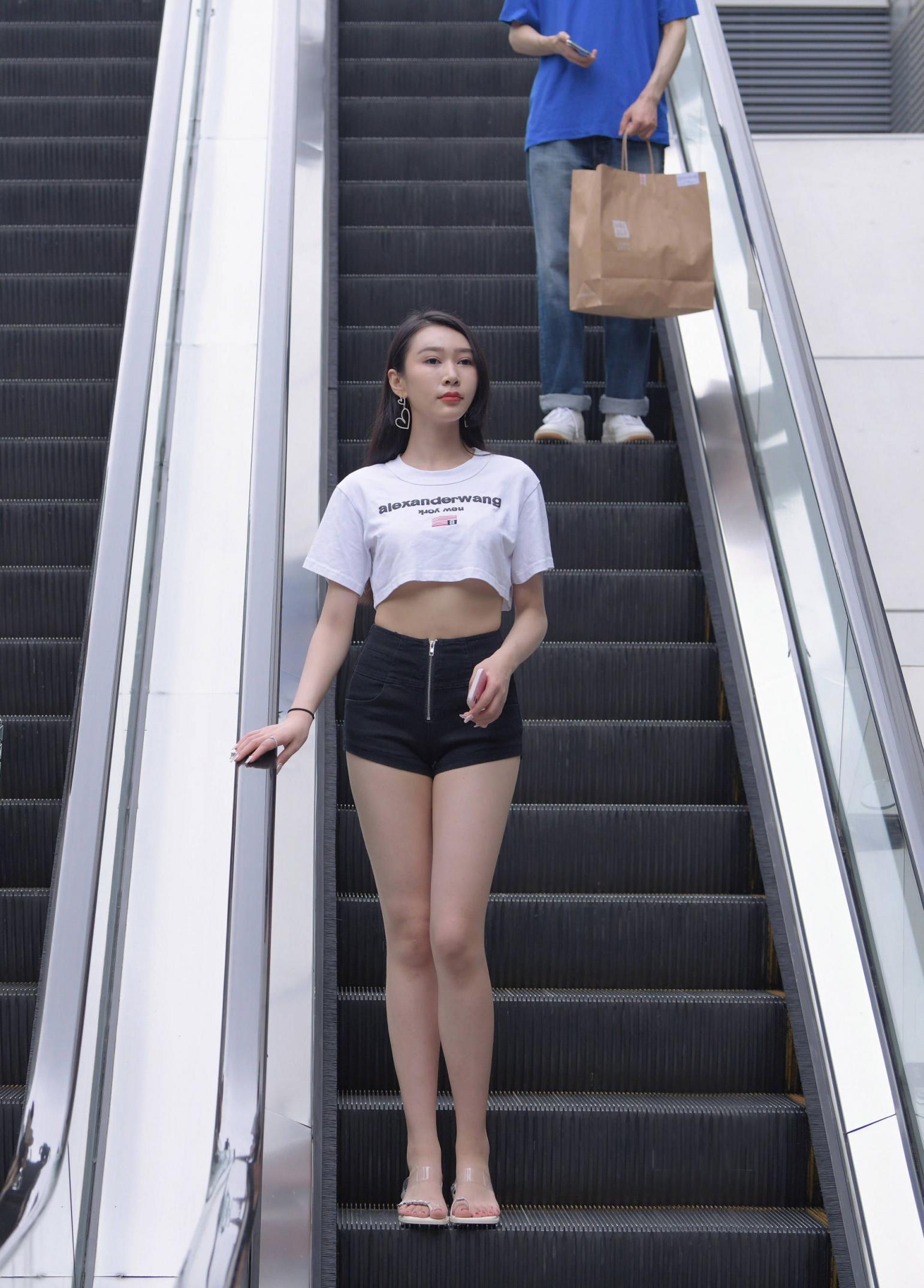 少婦豐滿的身材? 實在是誘人?