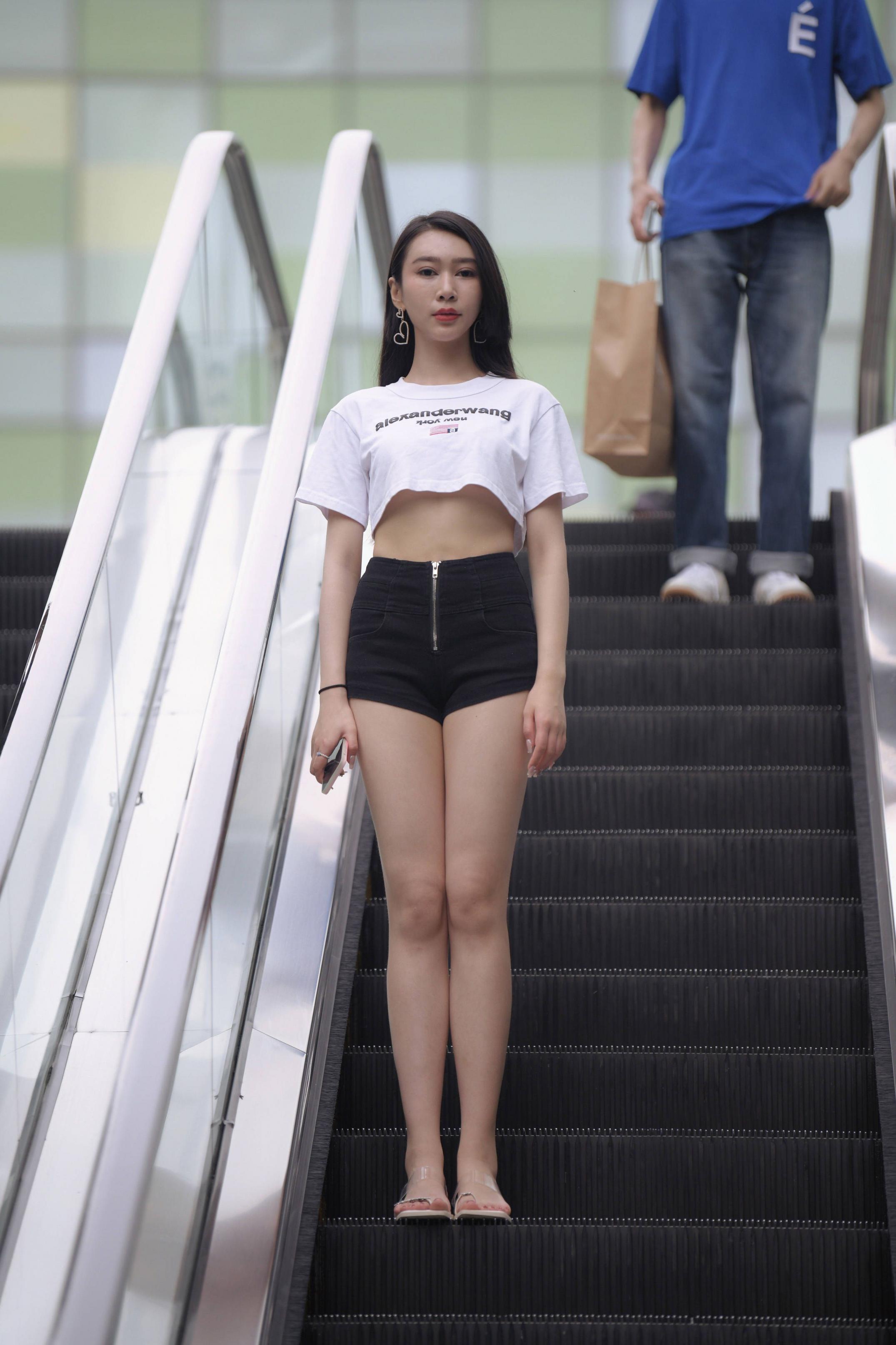 少婦豐滿的身材? 實在是誘人?
