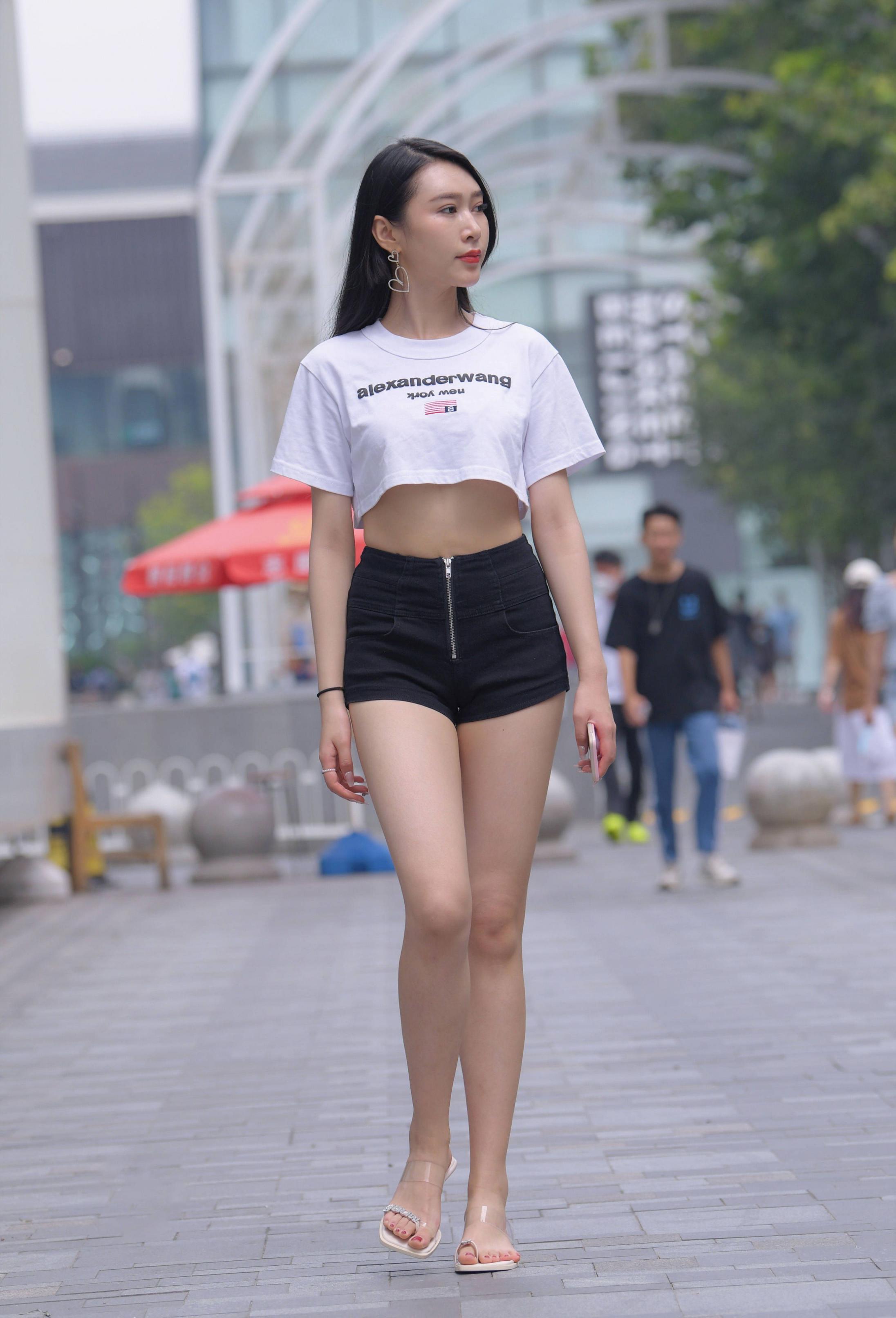 少婦豐滿的身材? 實在是誘人?