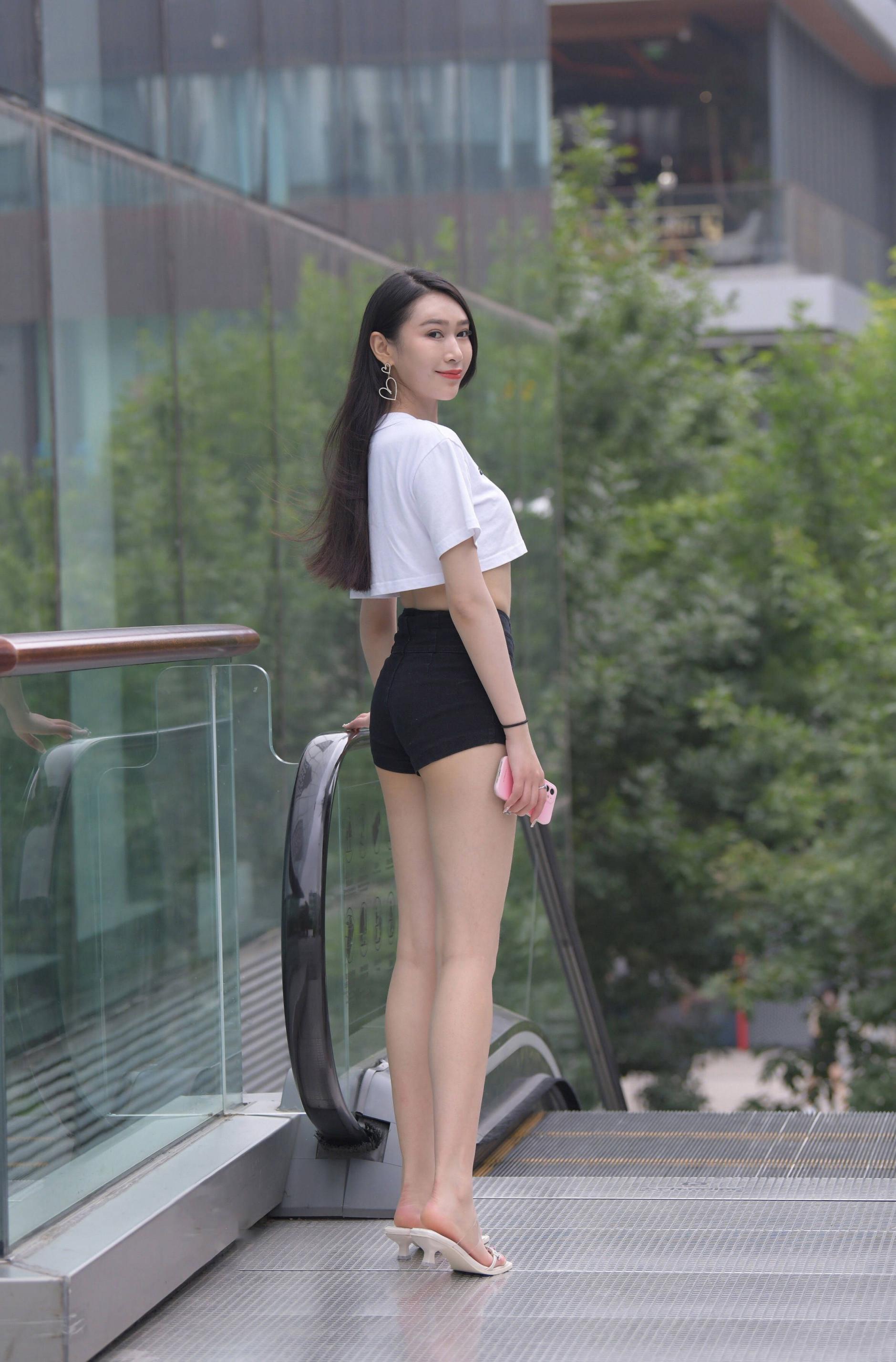 少婦豐滿的身材? 實在是誘人?