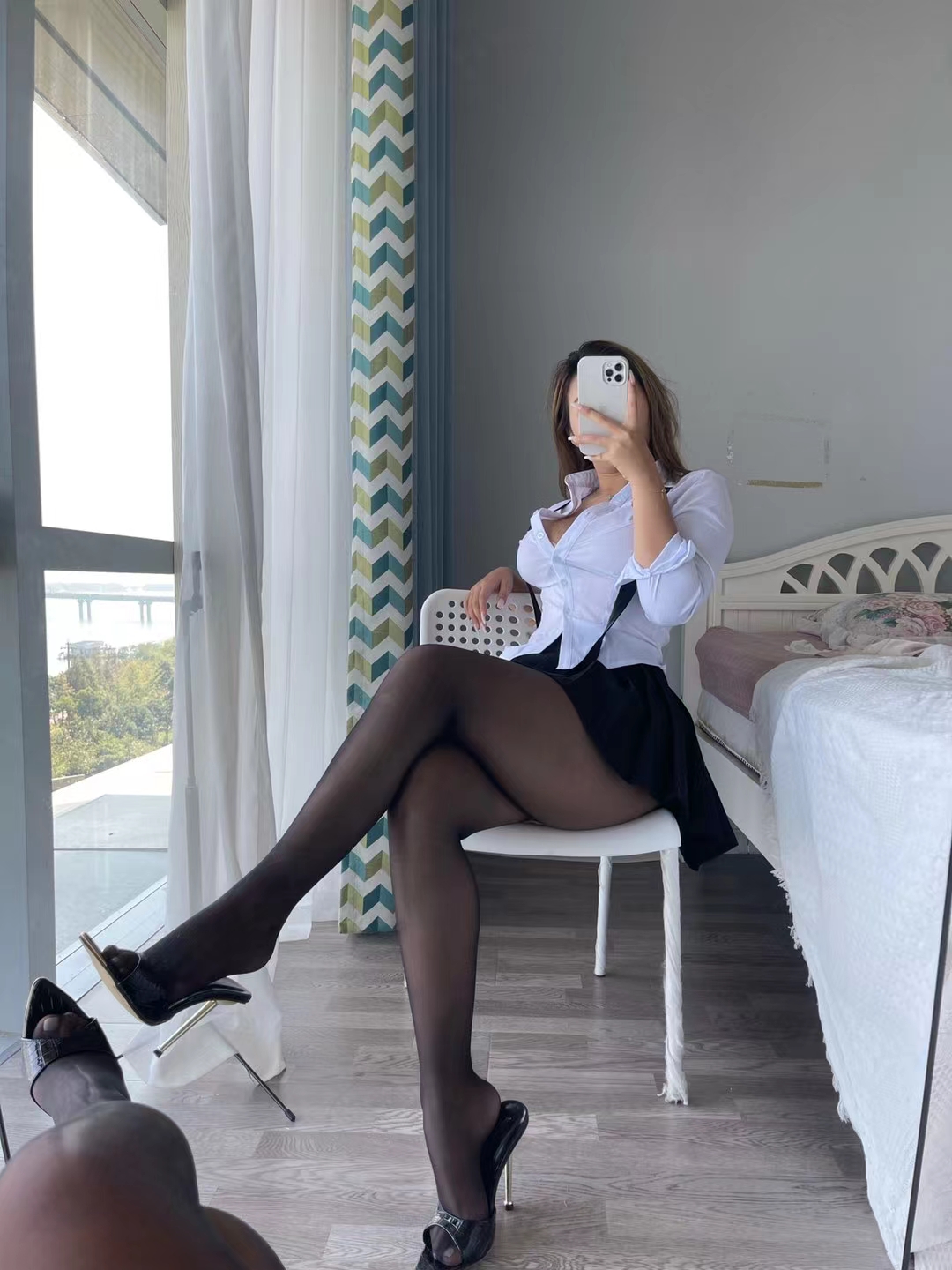 美女潔己媚態極致