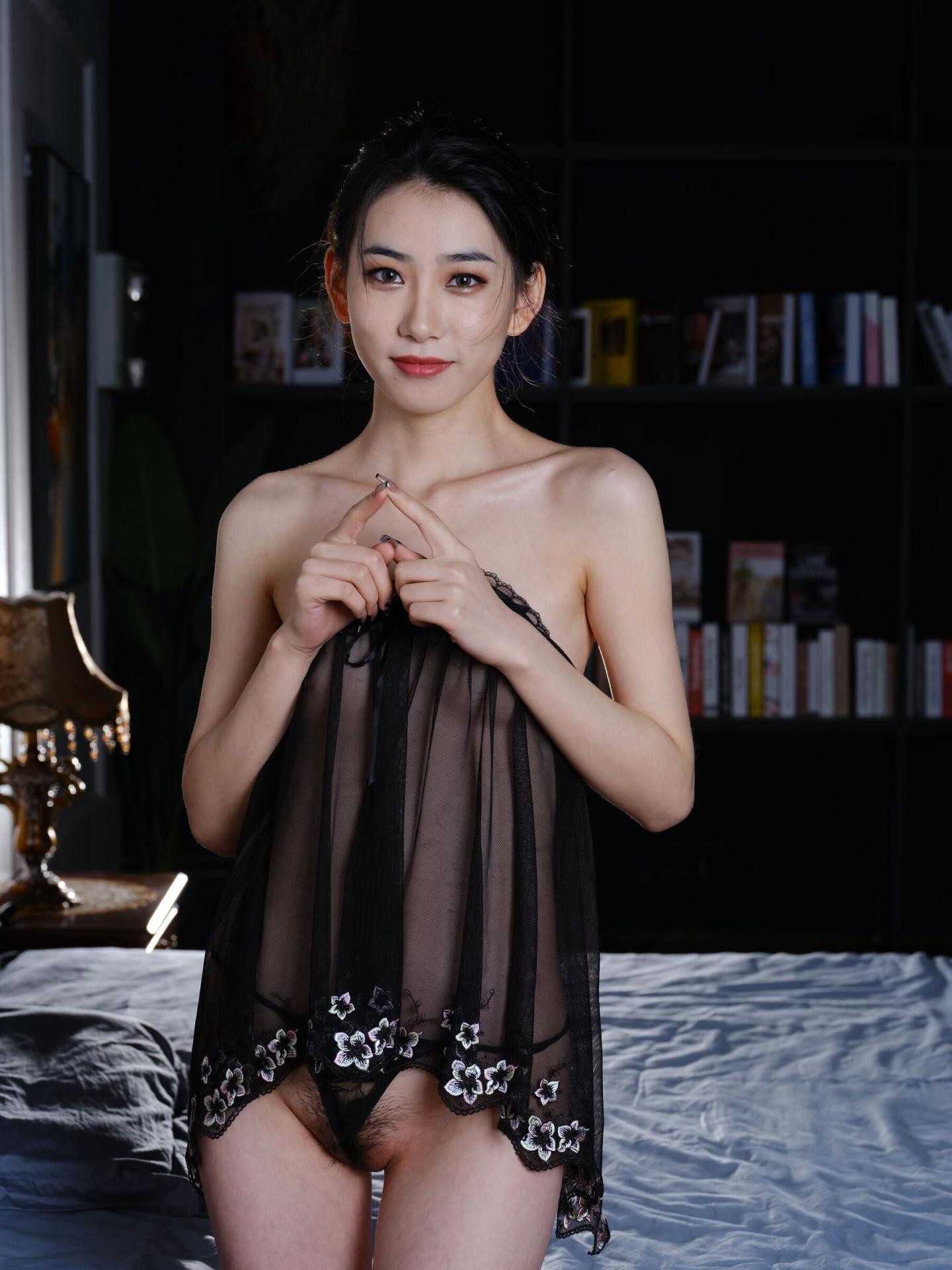 黑絲情欲睡衣白嫩妹子簡直就是人間尤物