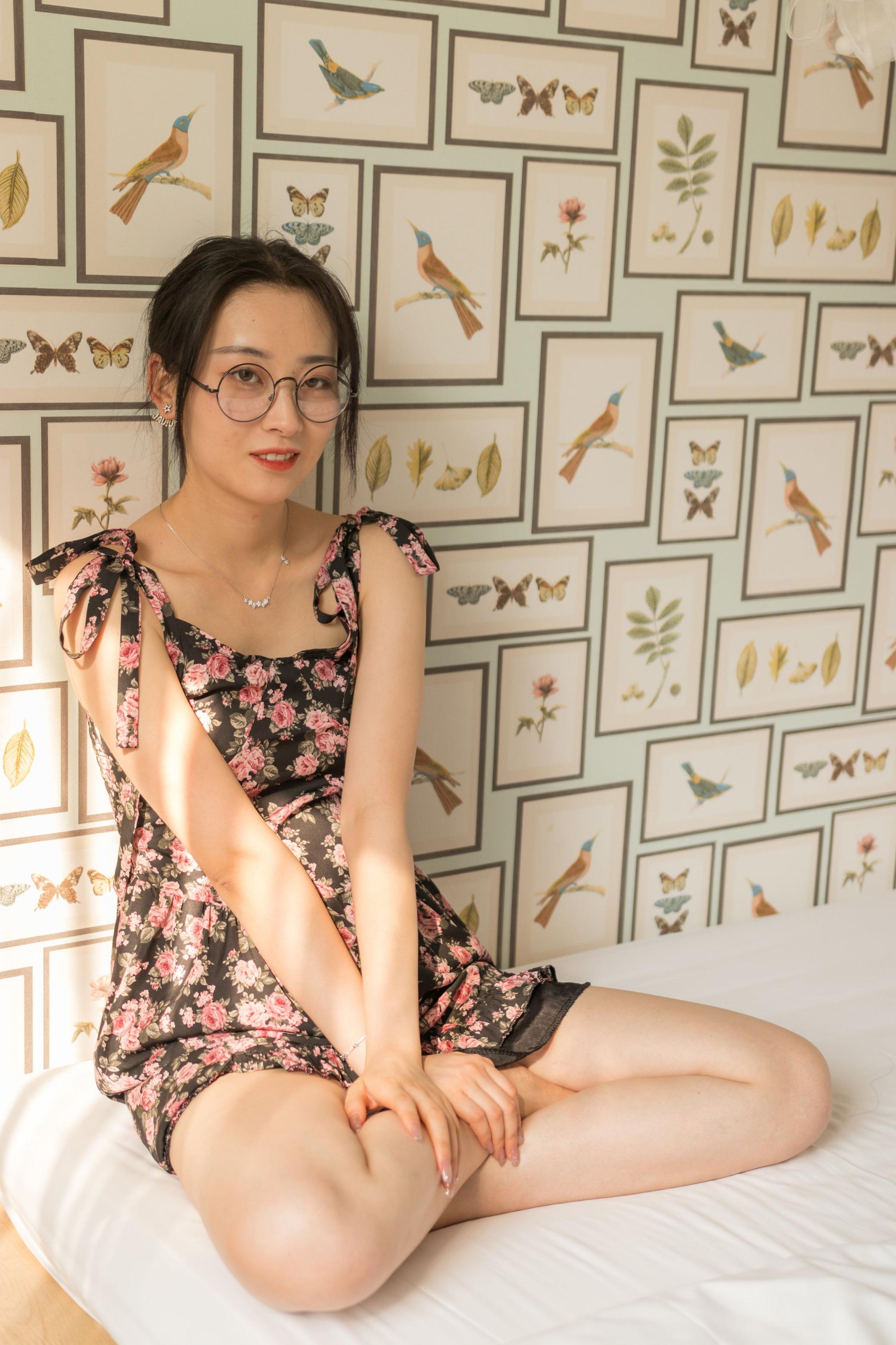 超誘人的碎花裙小姐姐