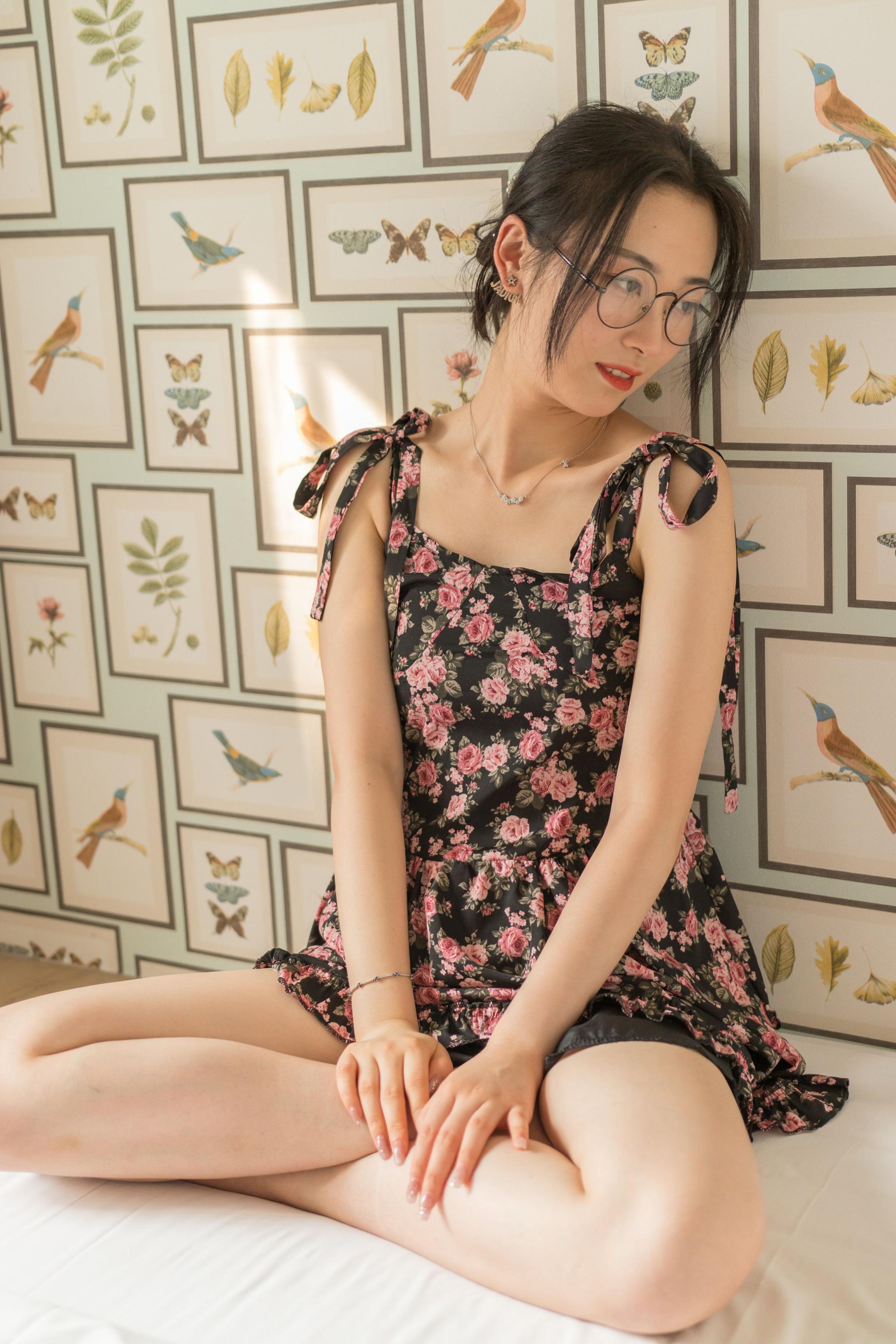 超誘人的碎花裙小姐姐