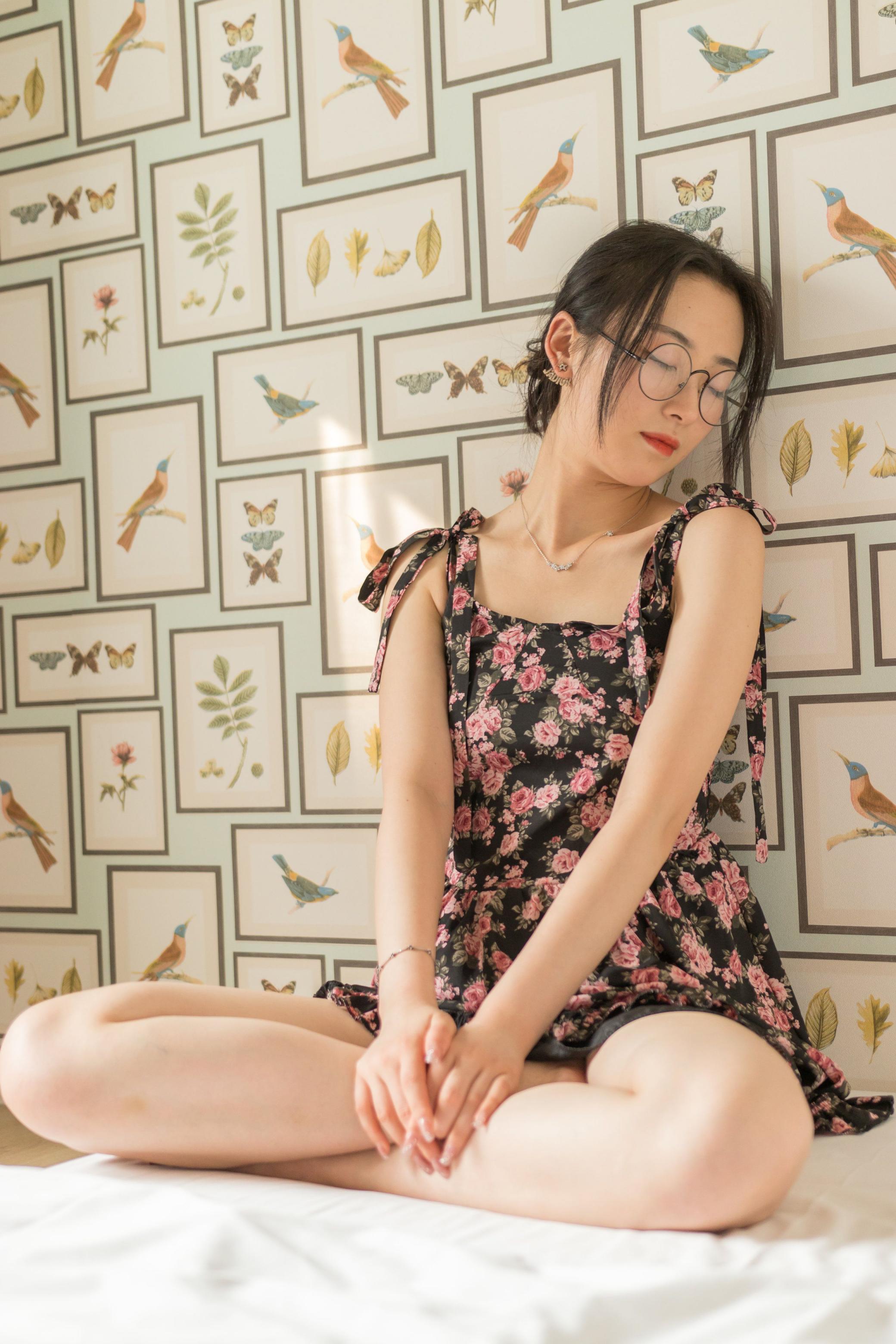 超誘人的碎花裙小姐姐