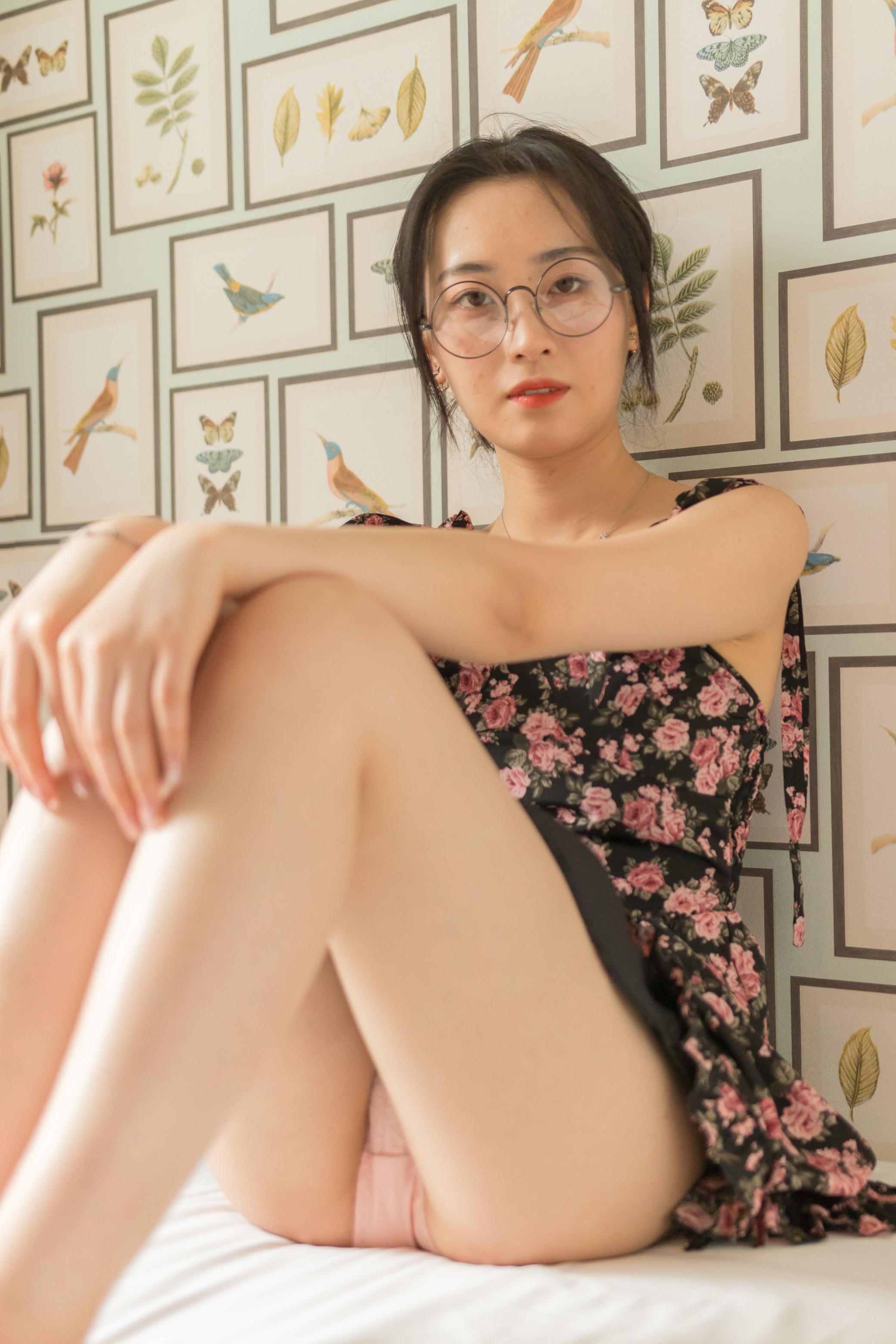 超誘人的碎花裙小姐姐
