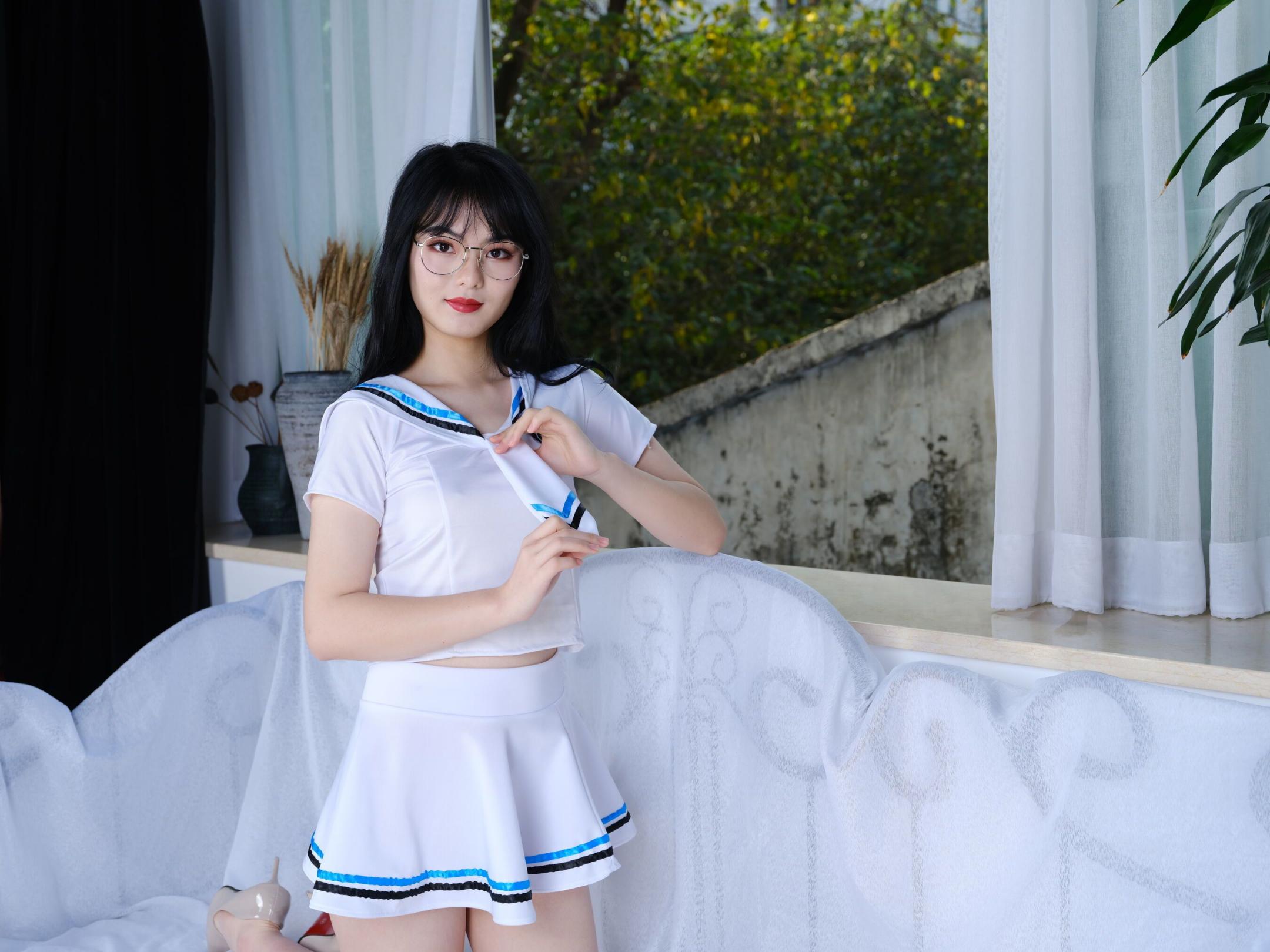風(fēng)騷且清純的JK眼鏡娘